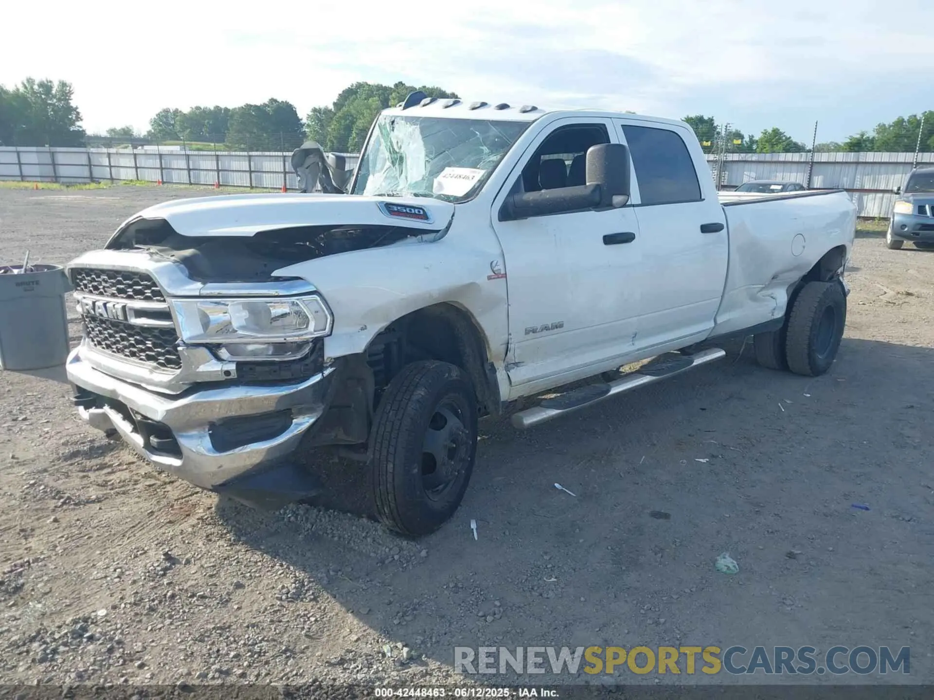 2 fotografías del automóvil dañado 3C63RRGL4NG334842 RAM 3500 2022