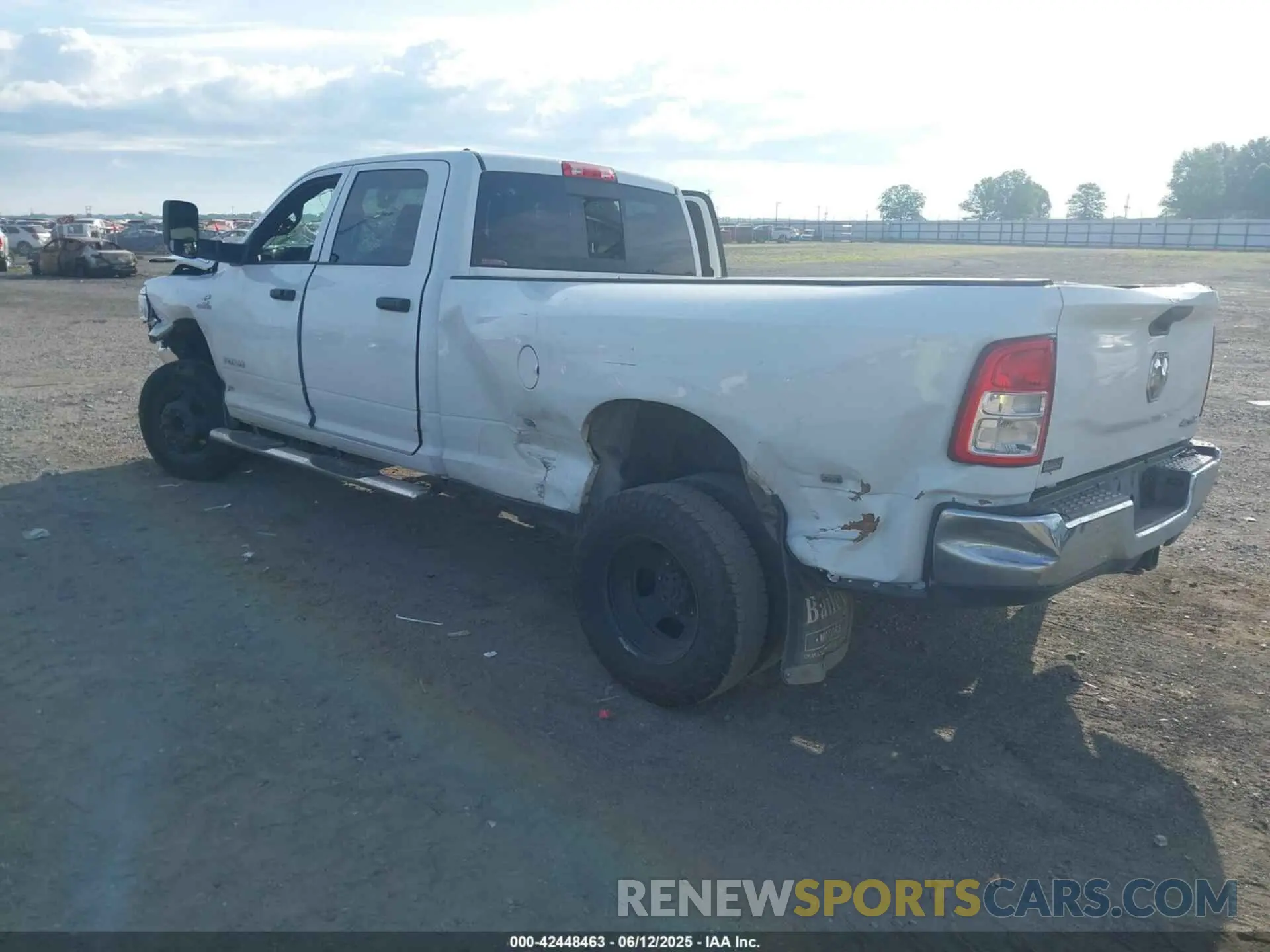 3 fotografías del automóvil dañado 3C63RRGL4NG334842 RAM 3500 2022