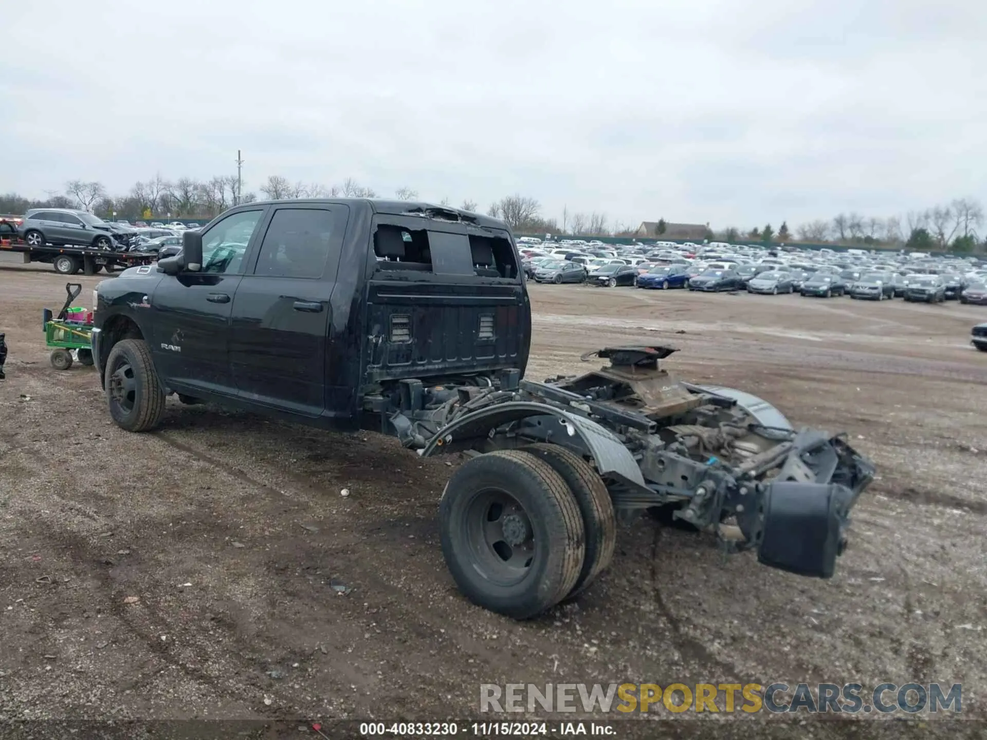 3 fotografías del automóvil dañado 3C63RRGL9NG347912 RAM 3500 2022