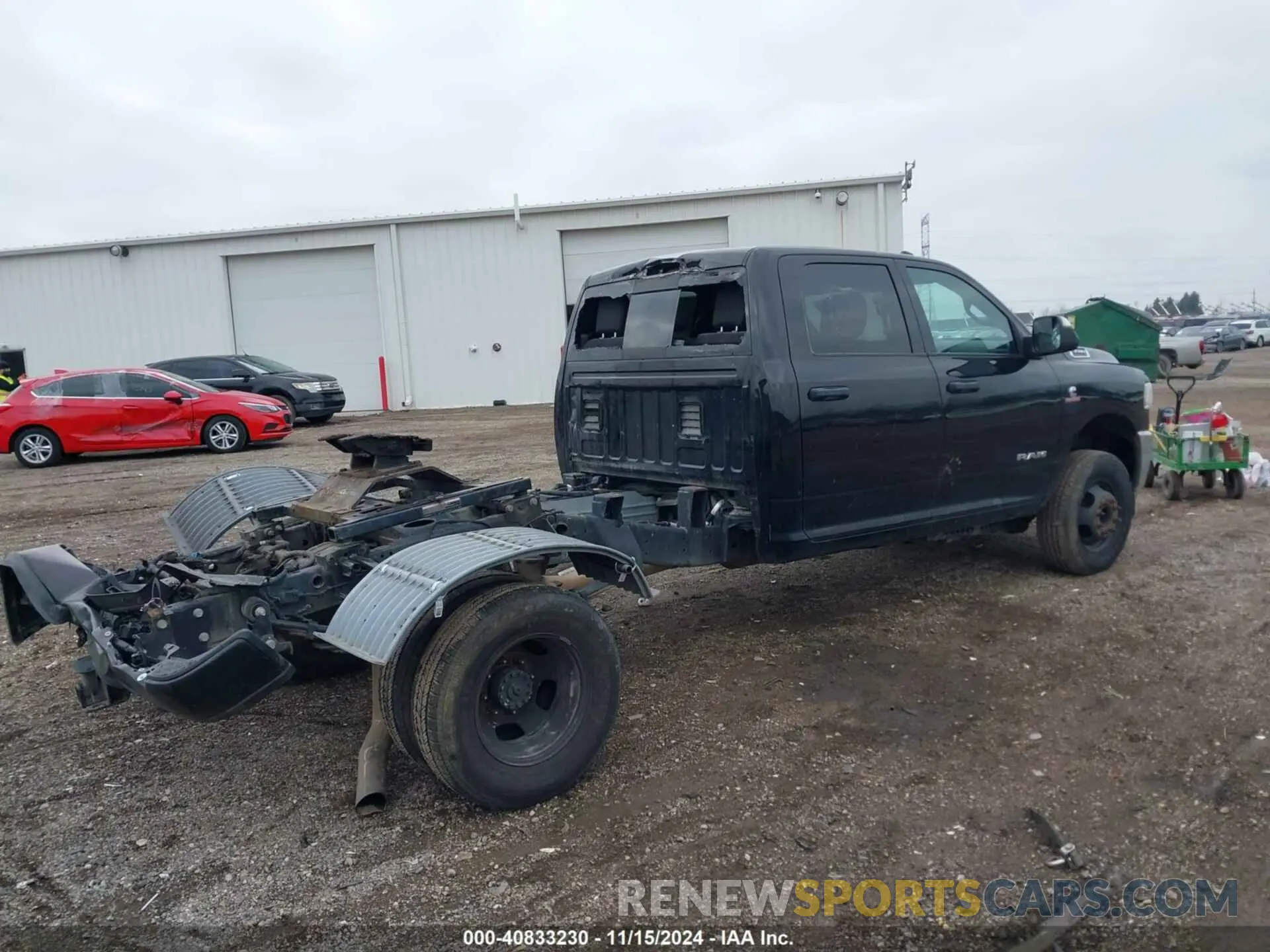 4 fotografías del automóvil dañado 3C63RRGL9NG347912 RAM 3500 2022
