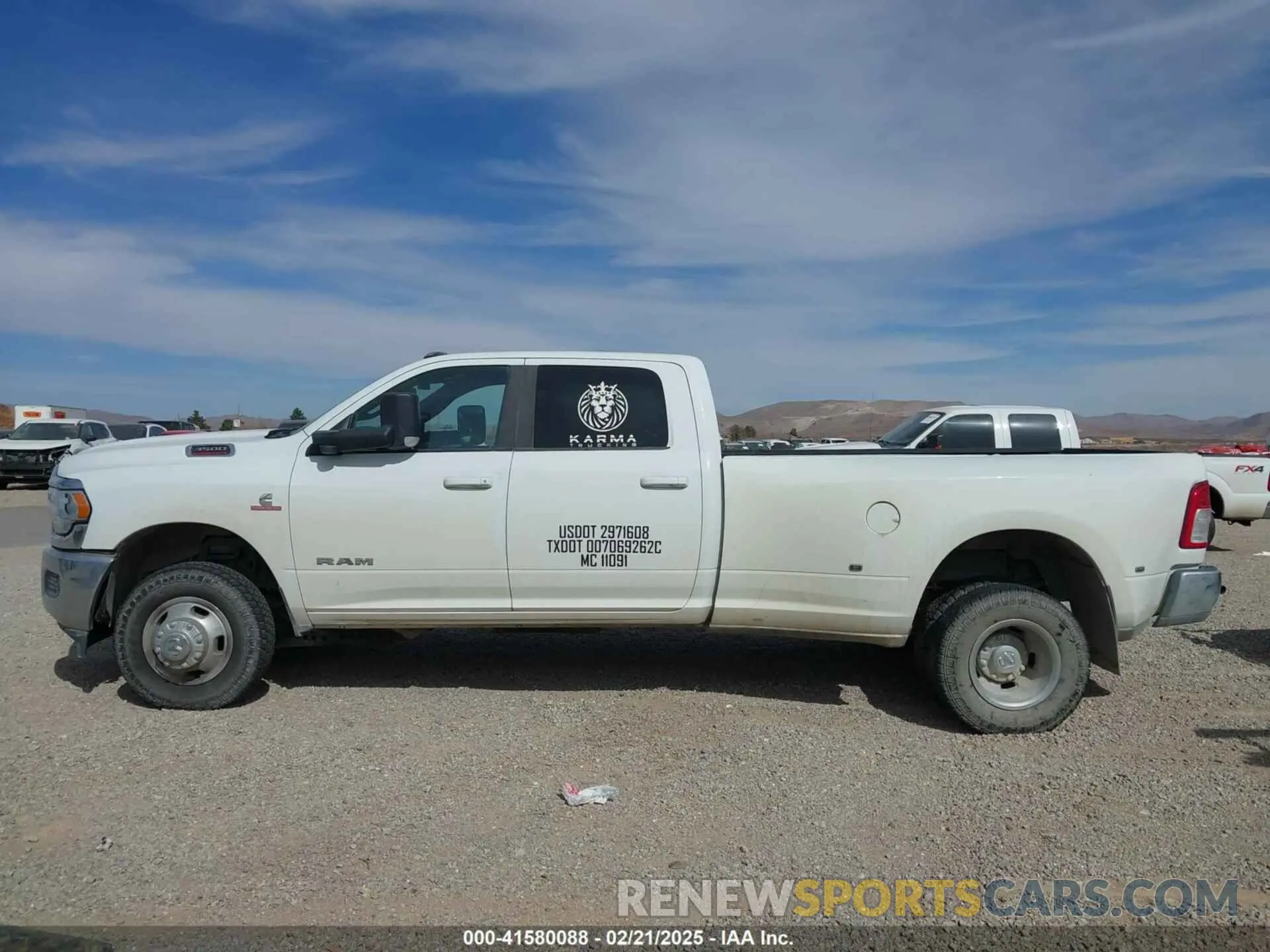 14 fotografías del automóvil dañado 3C63RRHL5NG302836 RAM 3500 2022