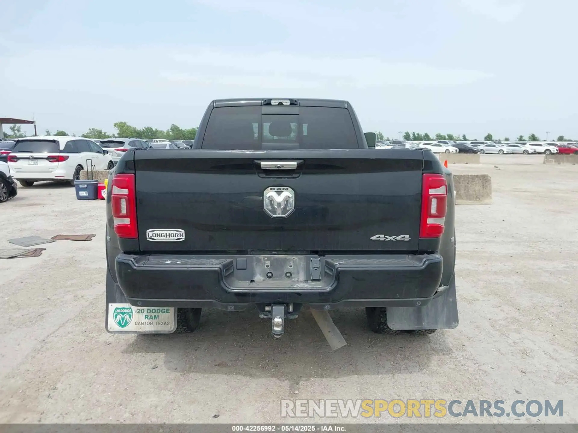 15 fotografías del automóvil dañado 3C63RRNLXNG402001 RAM 3500 2022