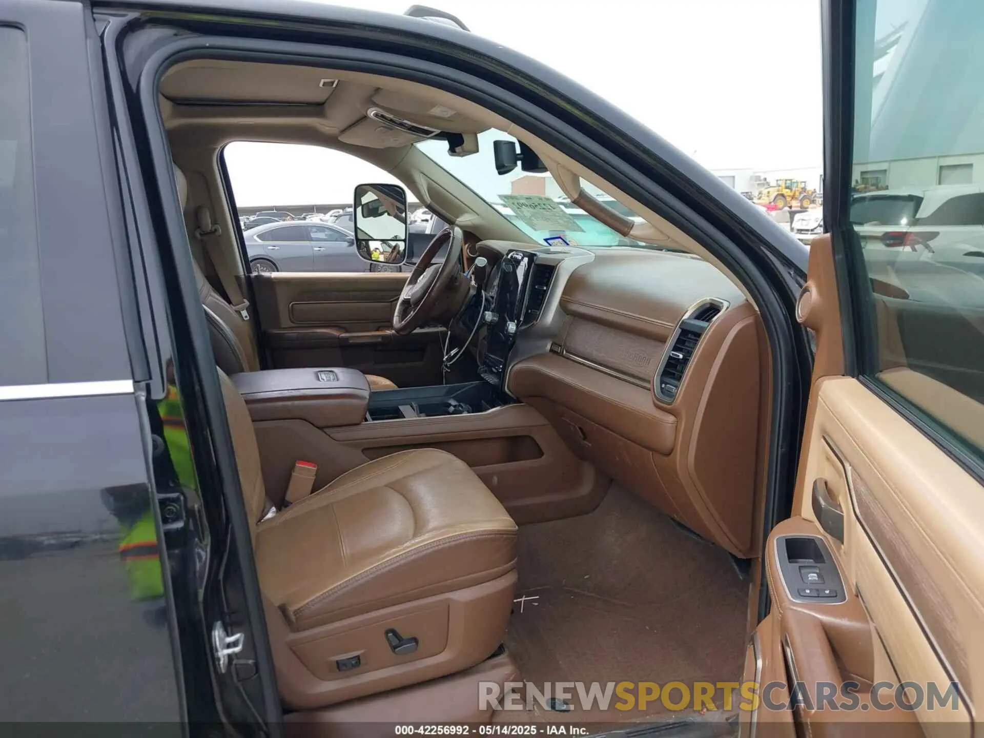 5 fotografías del automóvil dañado 3C63RRNLXNG402001 RAM 3500 2022