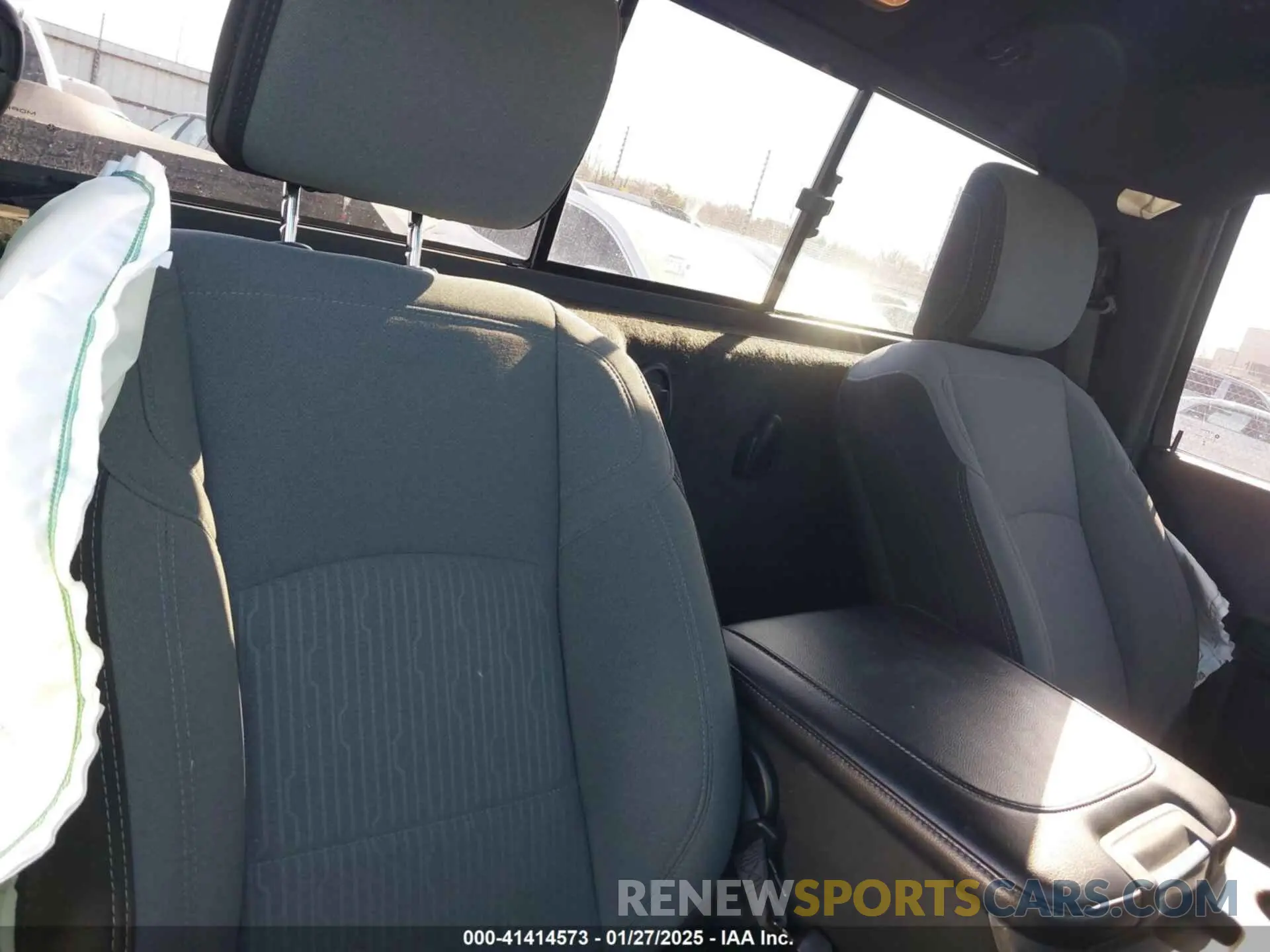7 fotografías del automóvil dañado 3C63R3BJ8PG608369 RAM 3500 2023