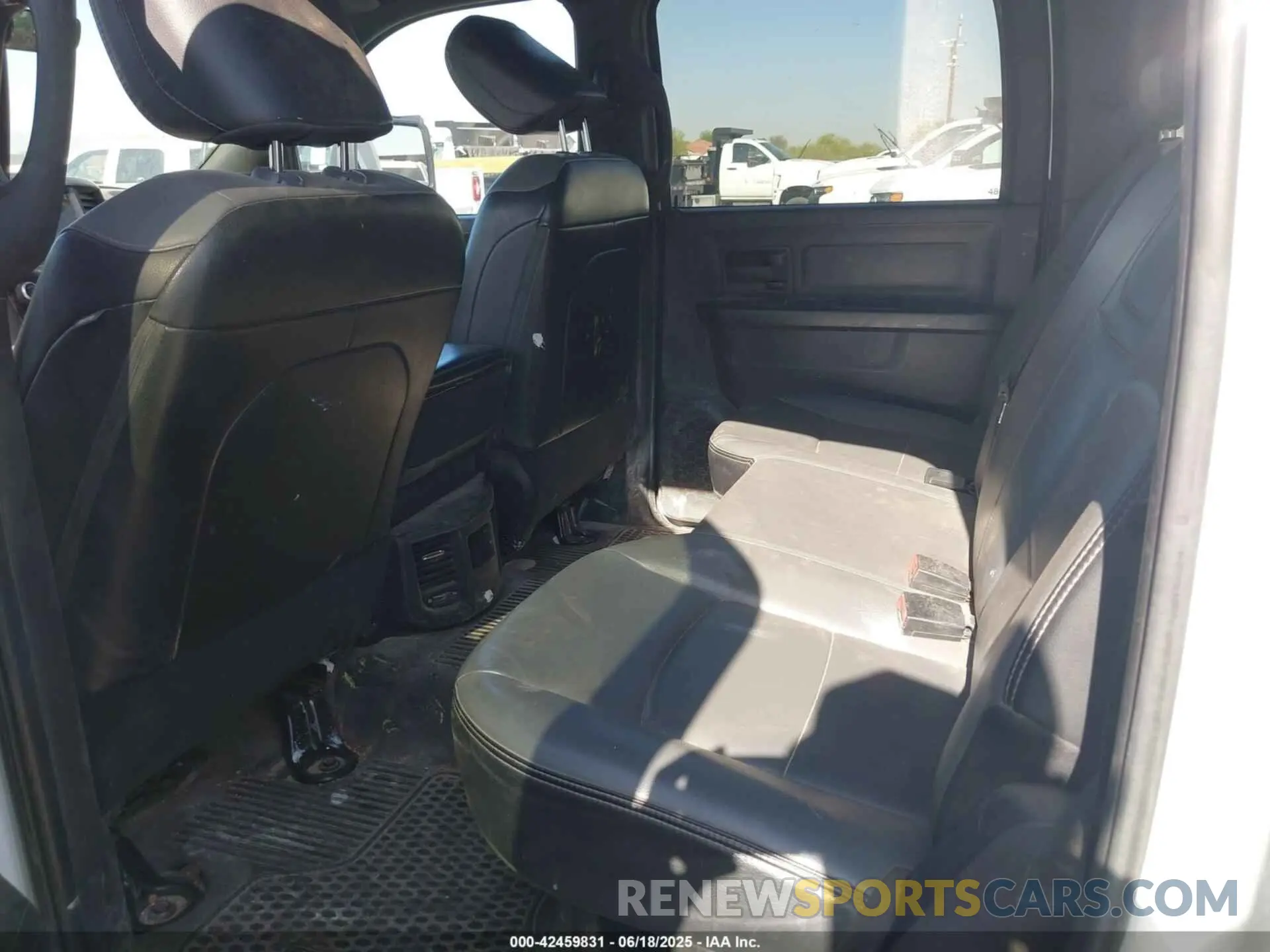 7 fotografías del automóvil dañado 3C63R3GJ8PG541751 RAM 3500 2023