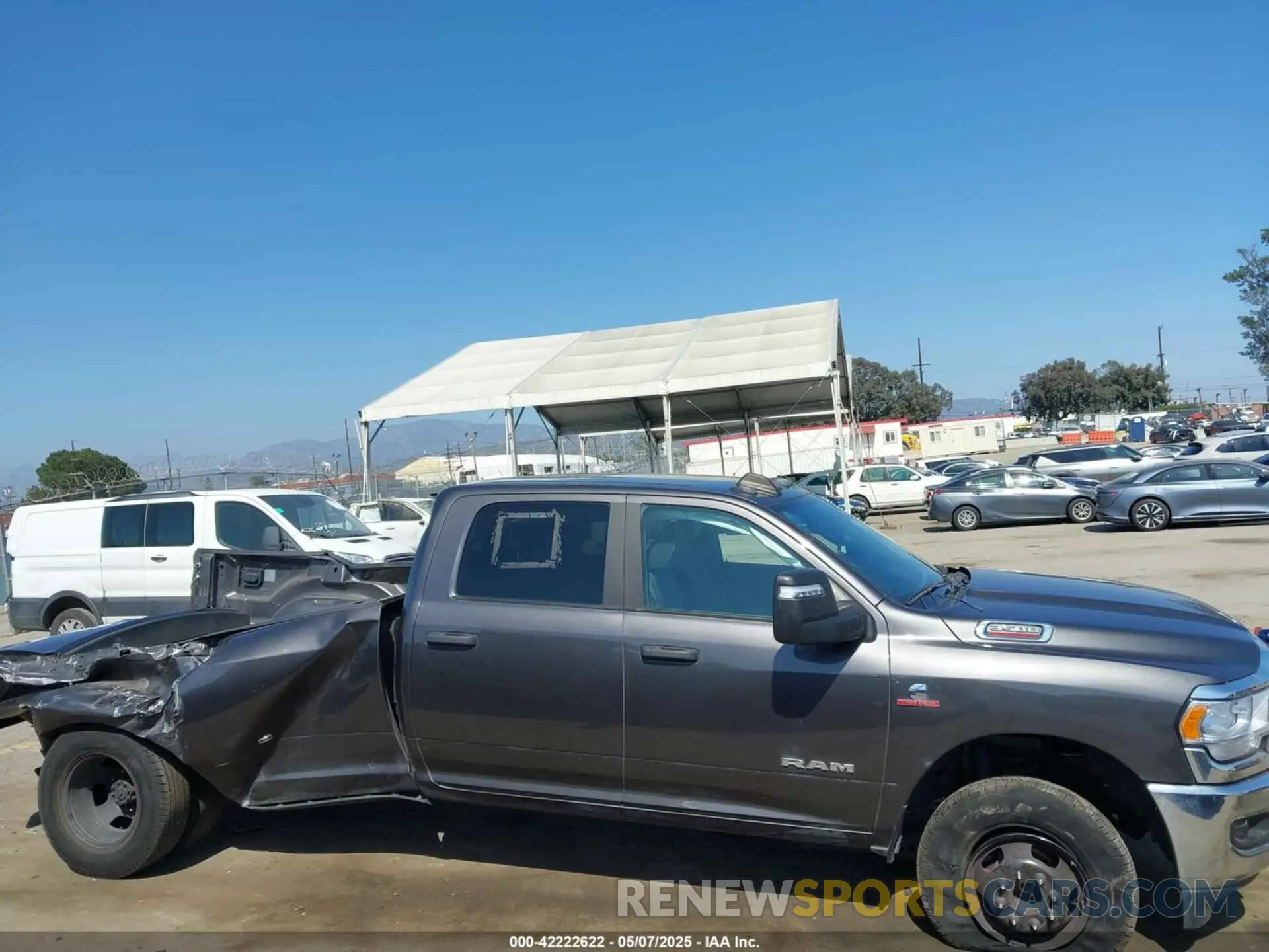 14 fotografías del automóvil dañado 3C63RRHL3PG542213 RAM 3500 2023