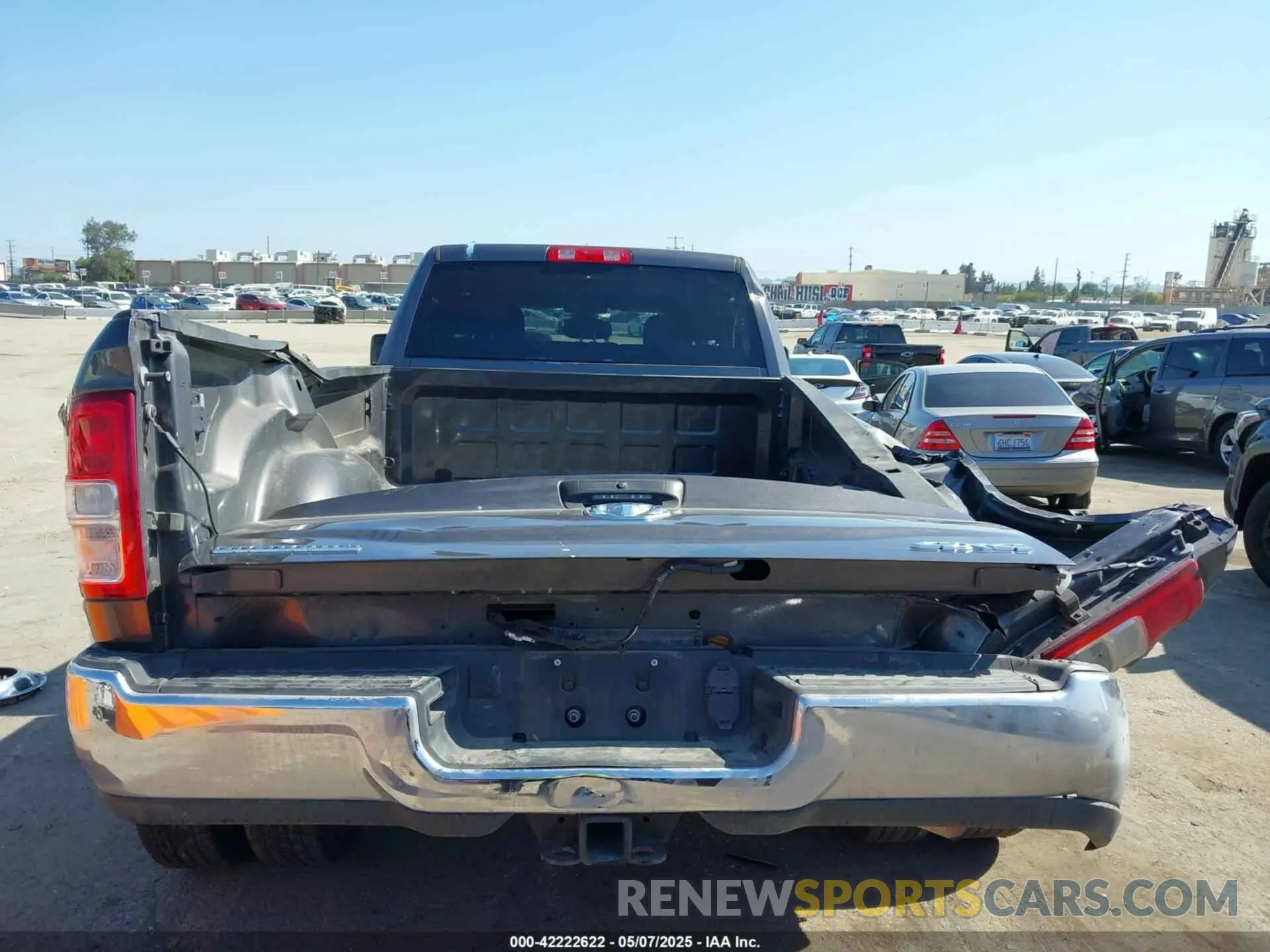 16 fotografías del automóvil dañado 3C63RRHL3PG542213 RAM 3500 2023