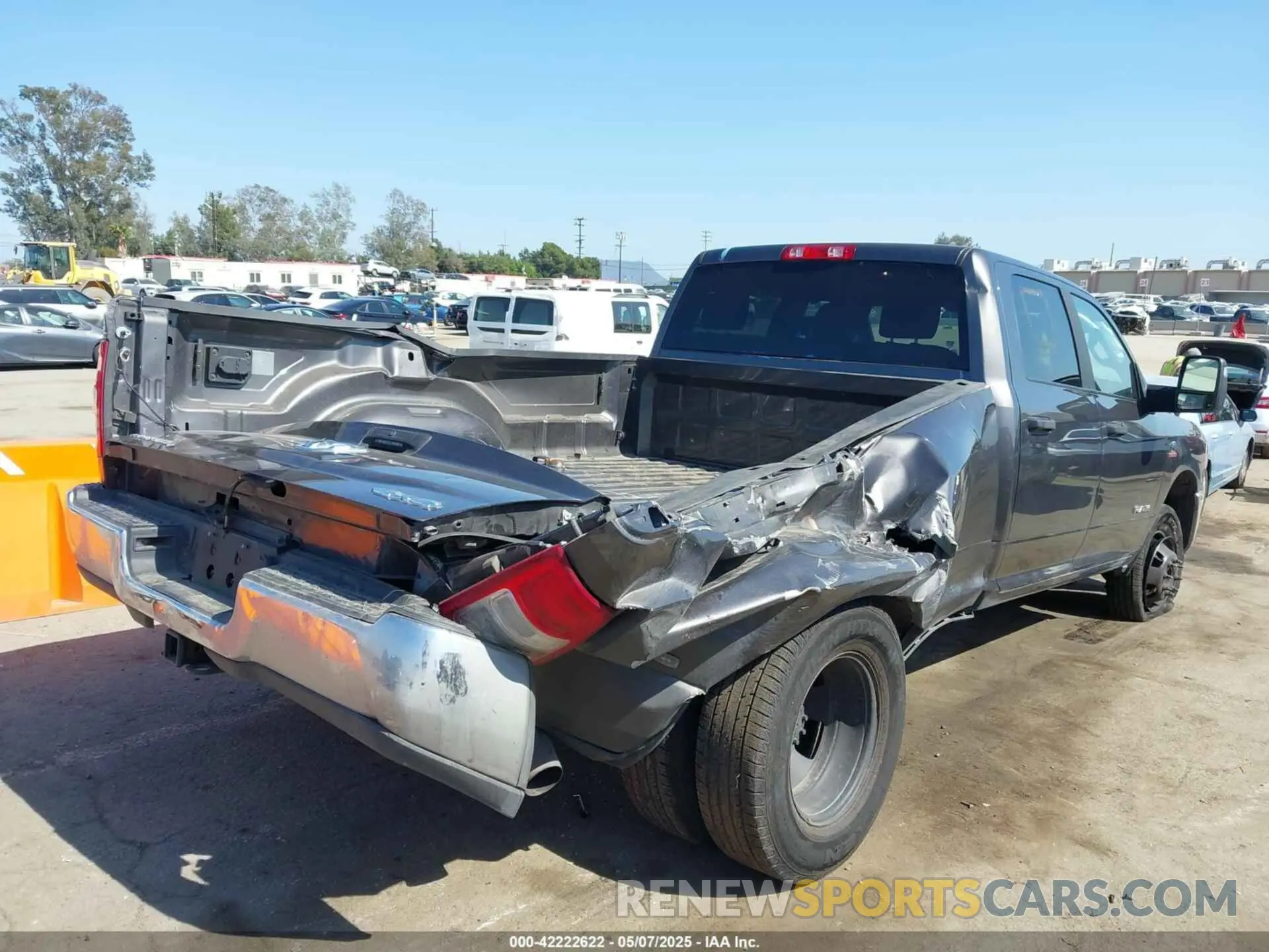 4 fotografías del automóvil dañado 3C63RRHL3PG542213 RAM 3500 2023