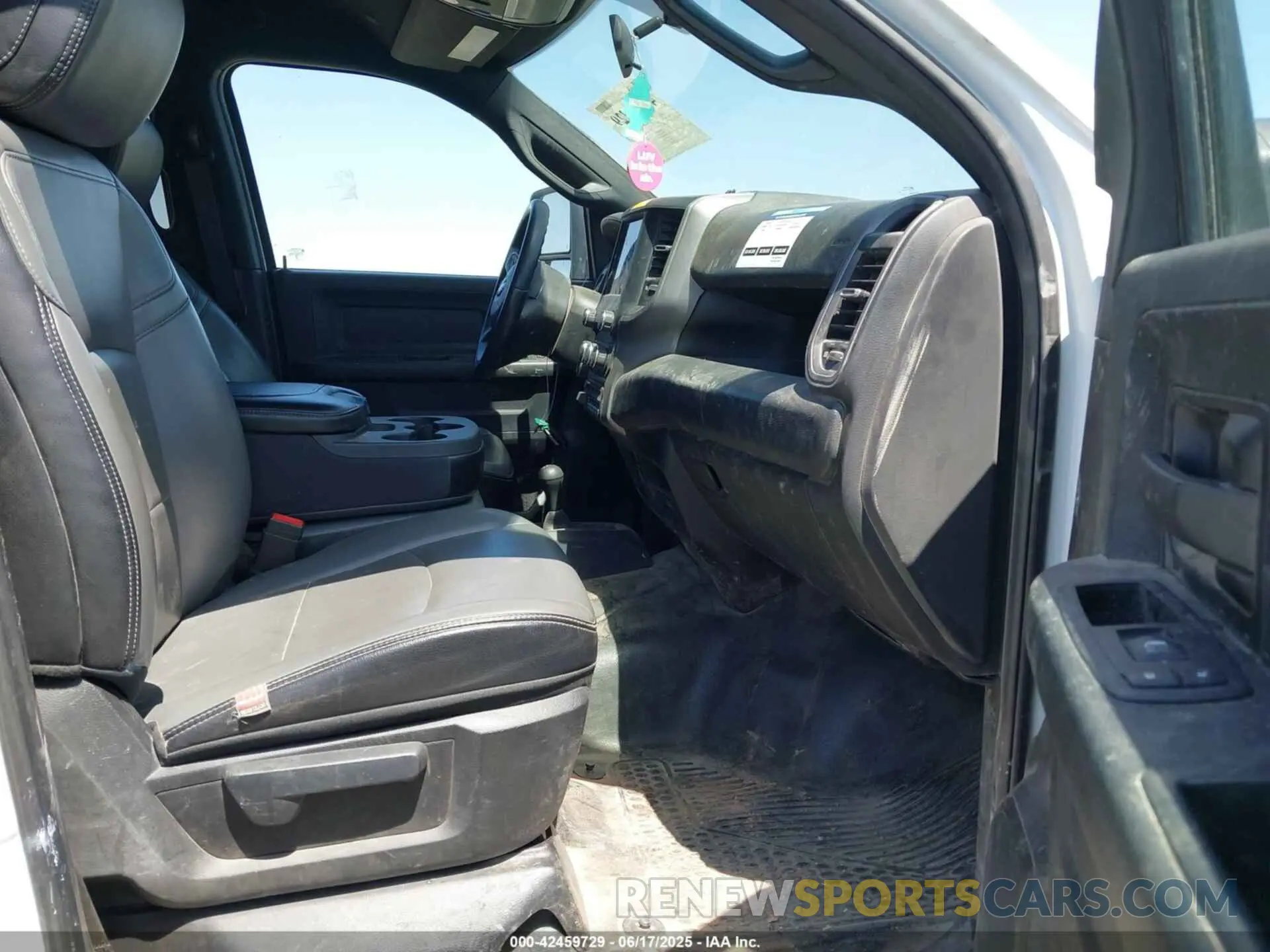 6 fotografías del automóvil dañado 3C7WR3GJ7PG520902 RAM 3500 2023