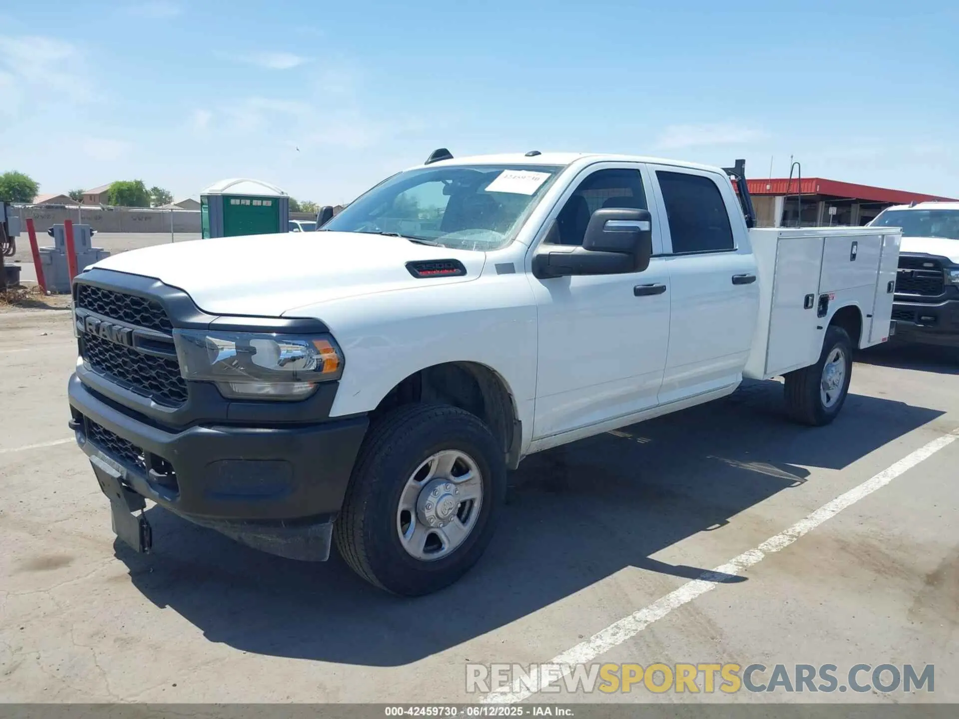 2 fotografías del automóvil dañado 3C7WR3GJXPG520909 RAM 3500 2023
