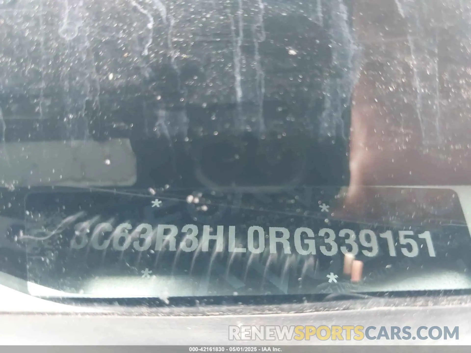 8 fotografías del automóvil dañado 3C63R3HL0RG339151 RAM 3500 2024