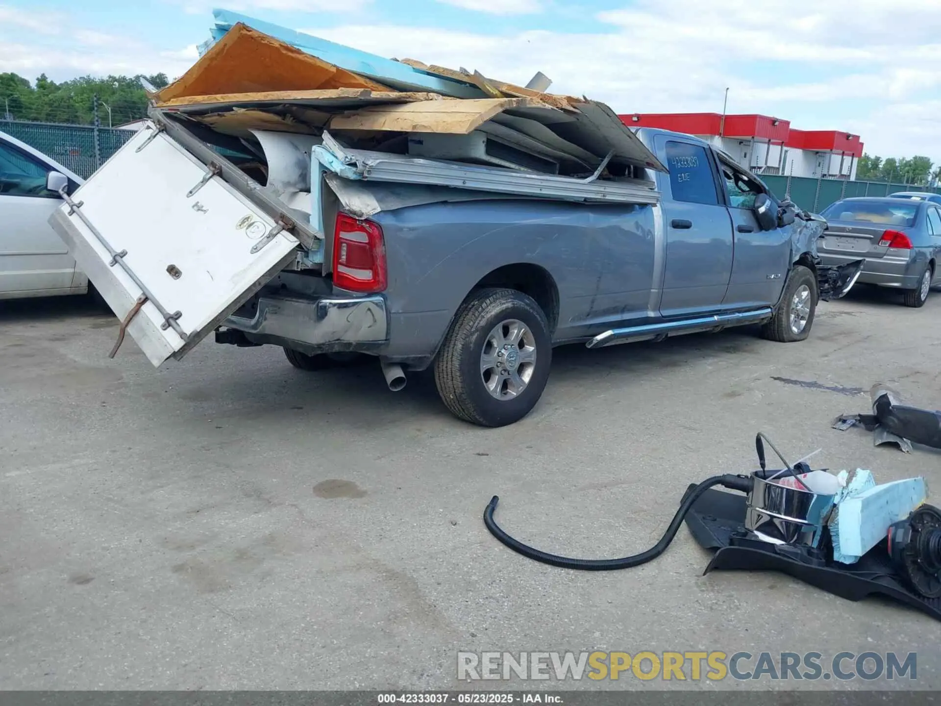 4 fotografías del automóvil dañado 3C63R3HL1RG198705 RAM 3500 2024