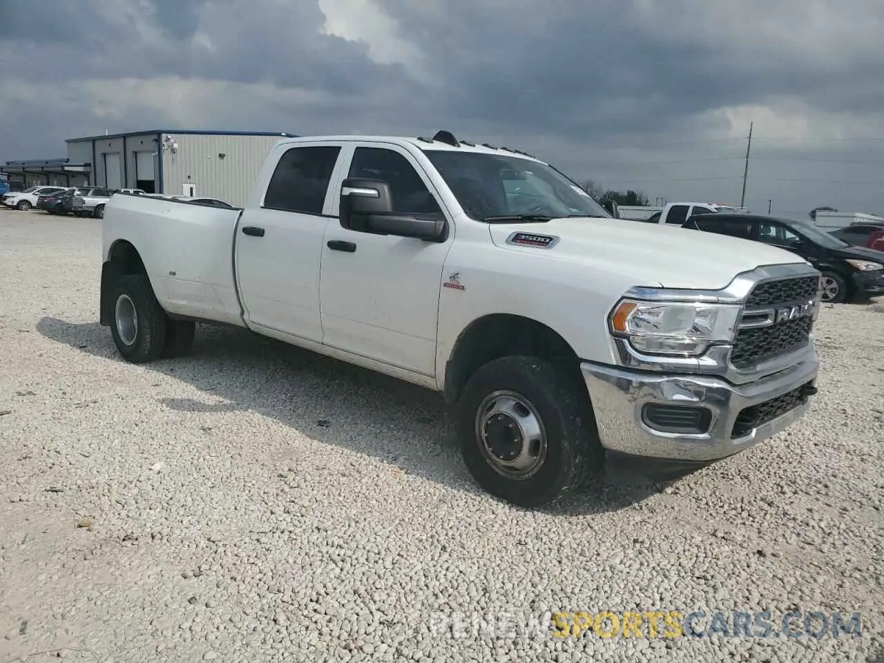 4 fotografías del automóvil dañado 3C63RRGL2RG198927 RAM 3500 2024
