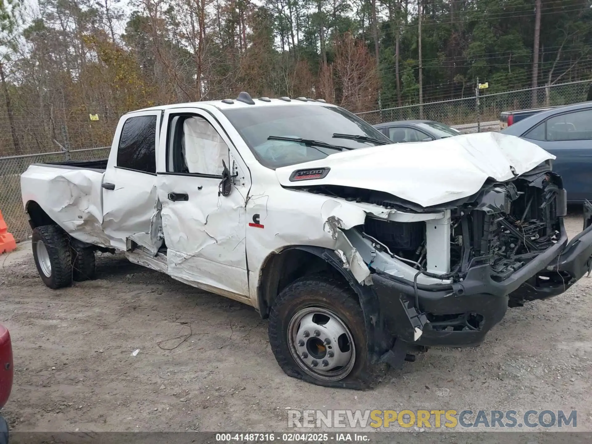 13 fotografías del automóvil dañado 3C63RRGL2RG295187 RAM 3500 2024