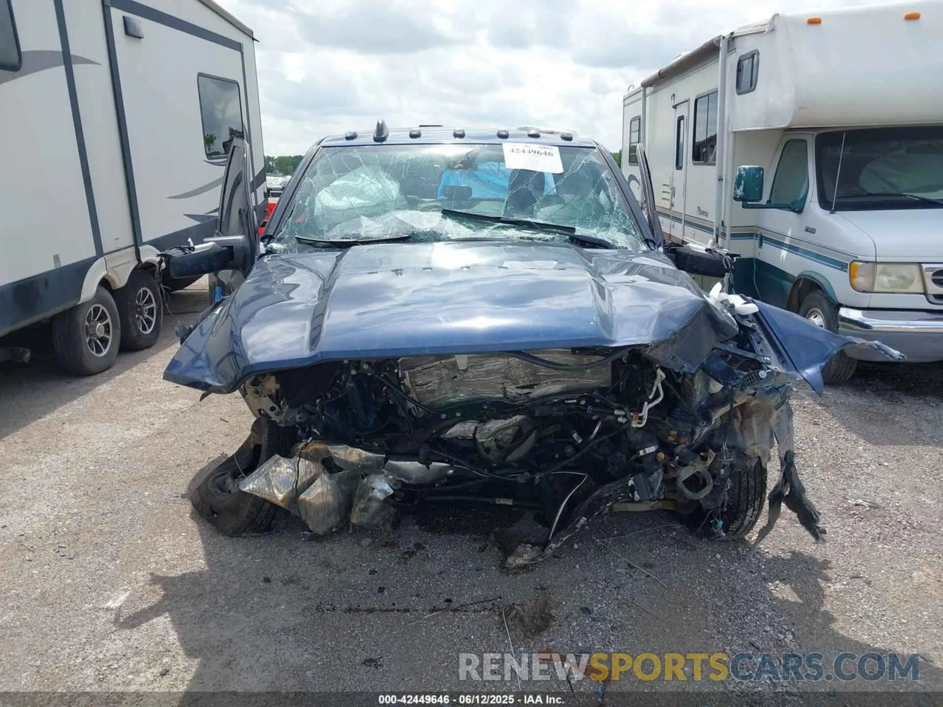 12 fotografías del automóvil dañado 3C63RRGL3RG339617 RAM 3500 2024