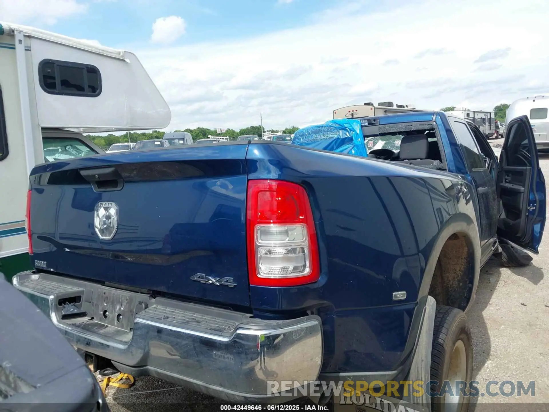 15 fotografías del automóvil dañado 3C63RRGL3RG339617 RAM 3500 2024