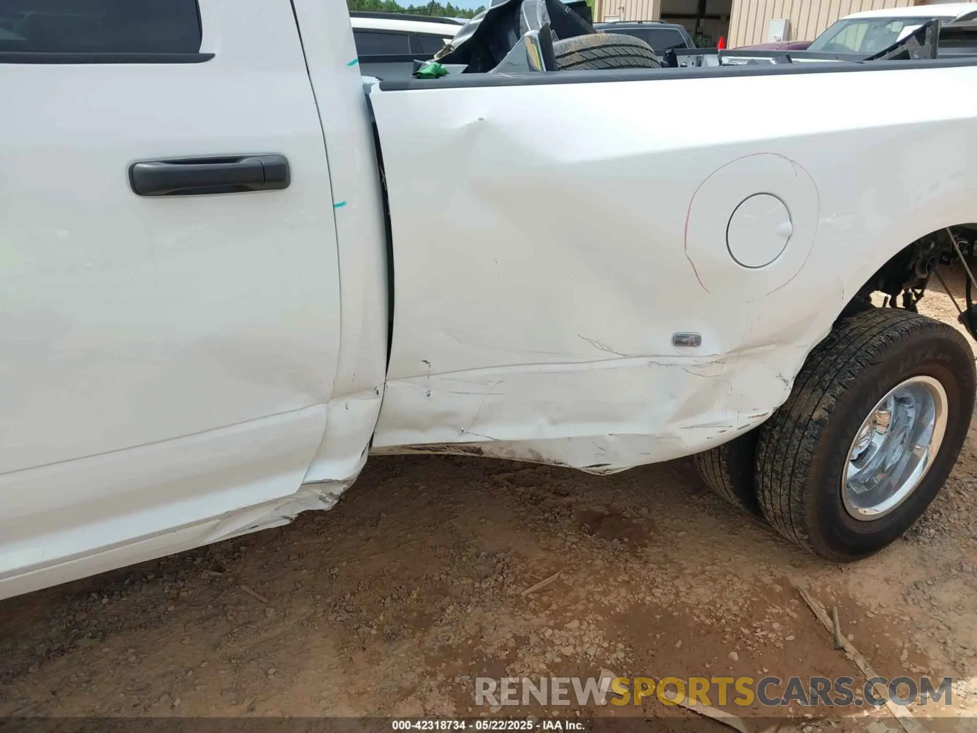 13 fotografías del automóvil dañado 3C63RRGL6RG307826 RAM 3500 2024