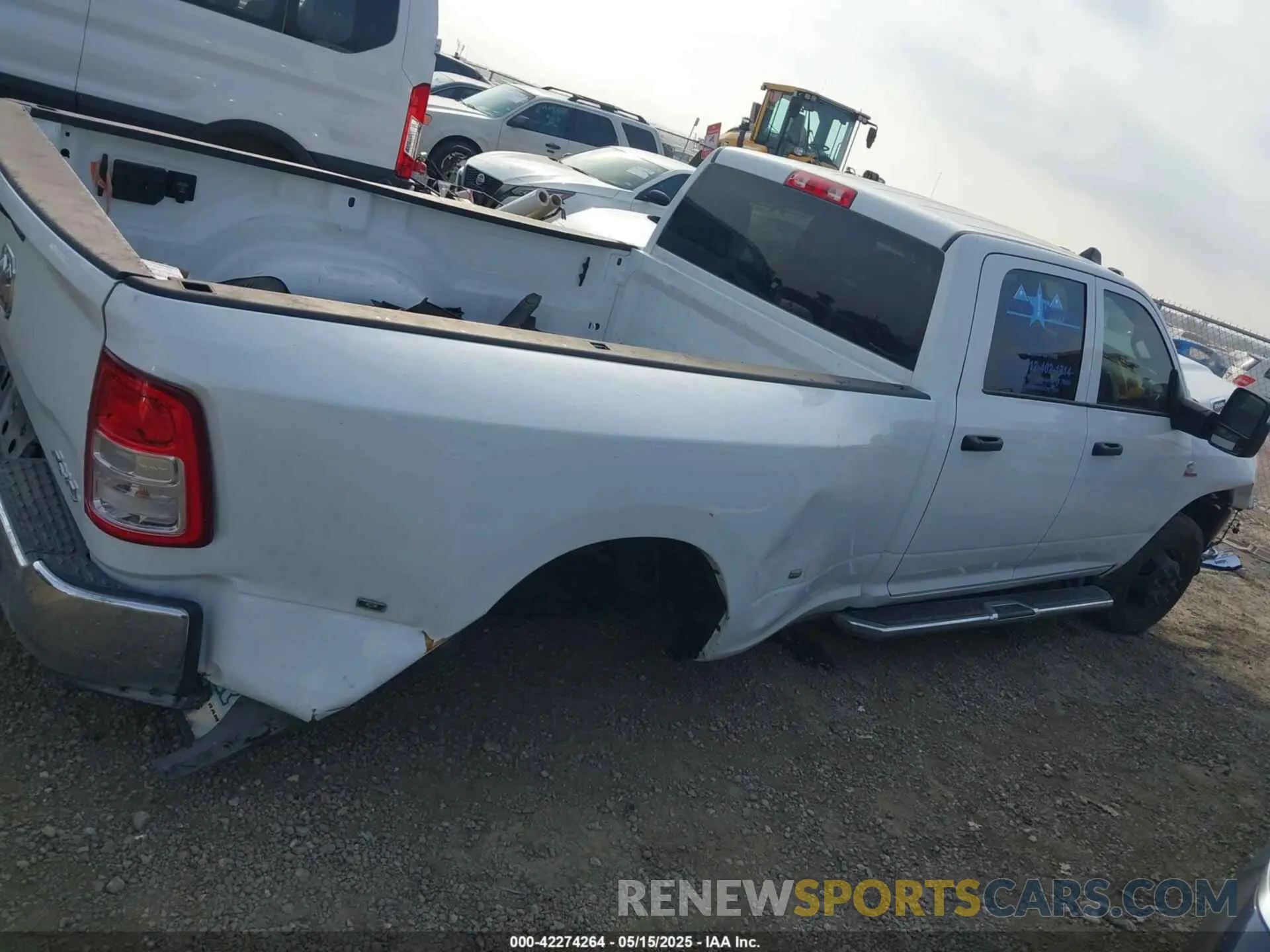 13 fotografías del automóvil dañado 3C63RRGLXRG281084 RAM 3500 2024