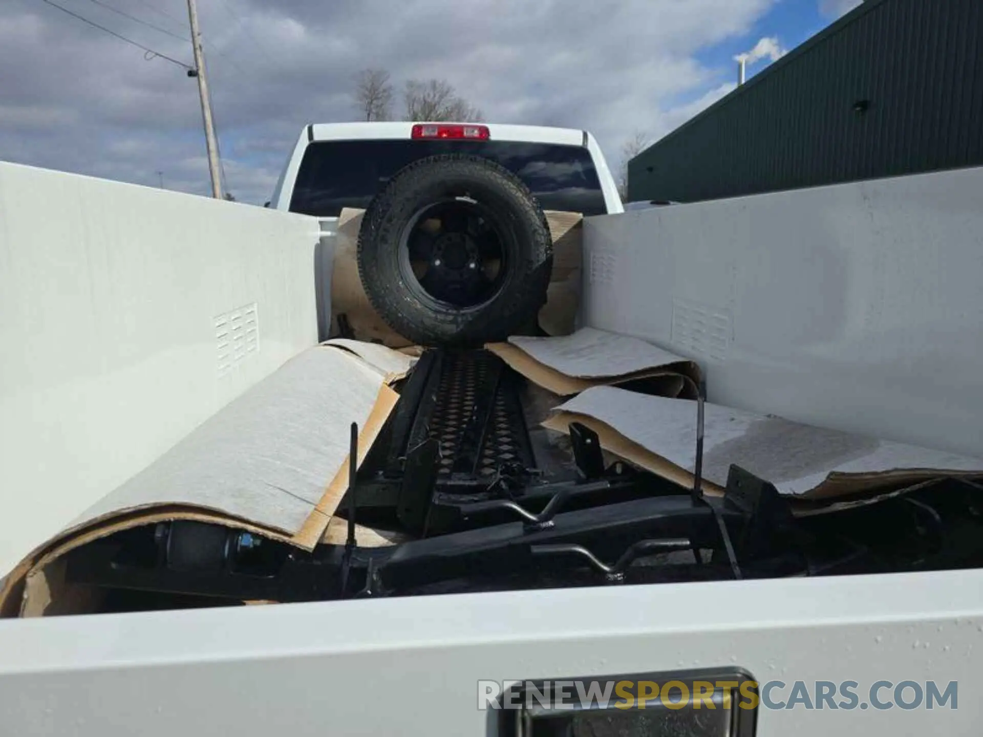 3 fotografías del automóvil dañado 3C7WR9CL7RG274365 RAM 3500 2024