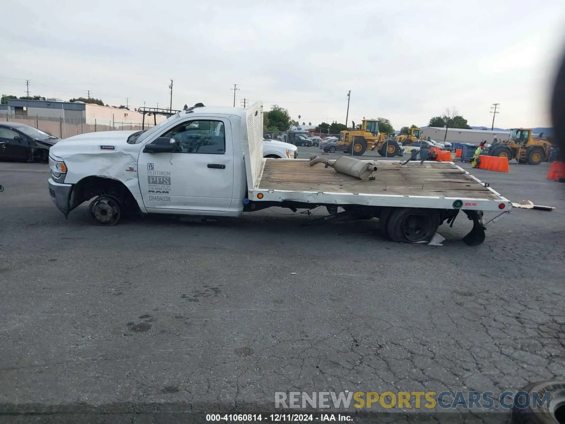 14 fotografías del automóvil dañado 3C7WRSBL7KG663327 RAM 3500 CHASSIS 2019