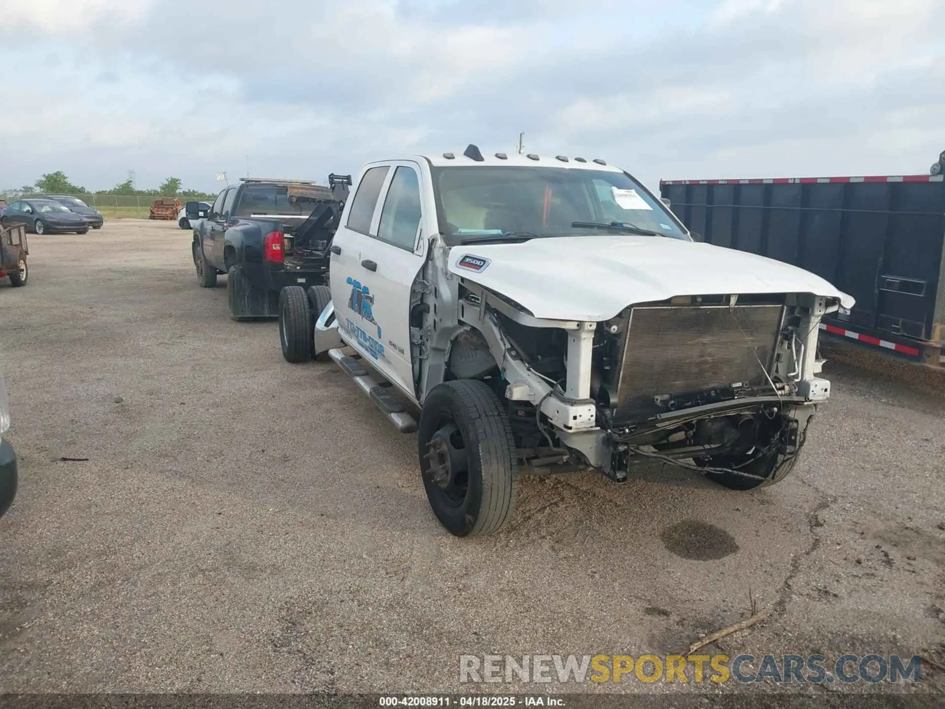 1 fotografías del automóvil dañado 3C7WRSCL0KG665208 RAM 3500 CHASSIS 2019