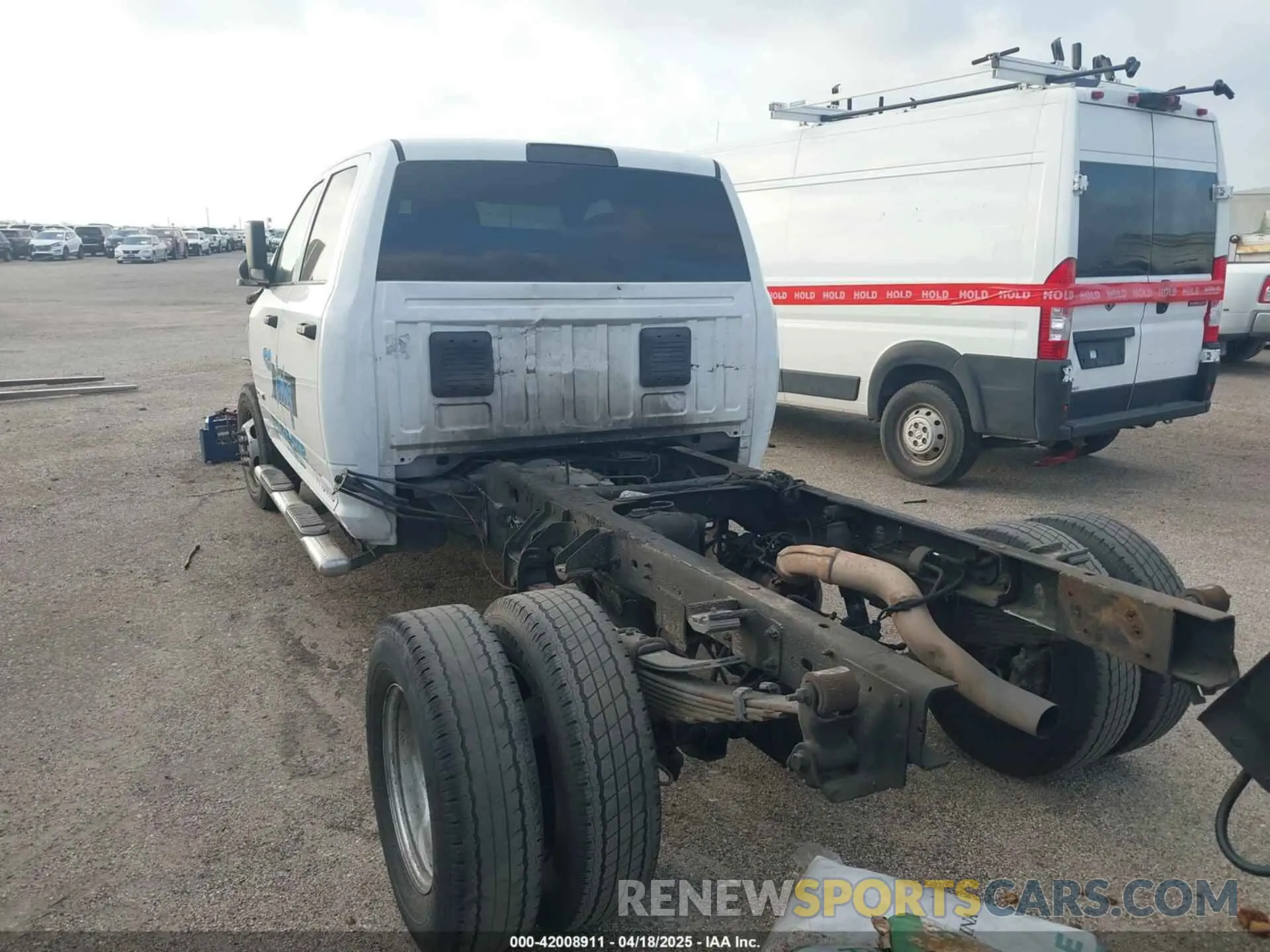 15 fotografías del automóvil dañado 3C7WRSCL0KG665208 RAM 3500 CHASSIS 2019
