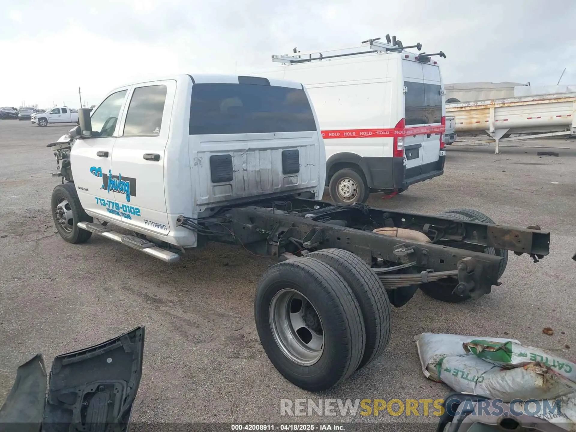3 fotografías del automóvil dañado 3C7WRSCL0KG665208 RAM 3500 CHASSIS 2019