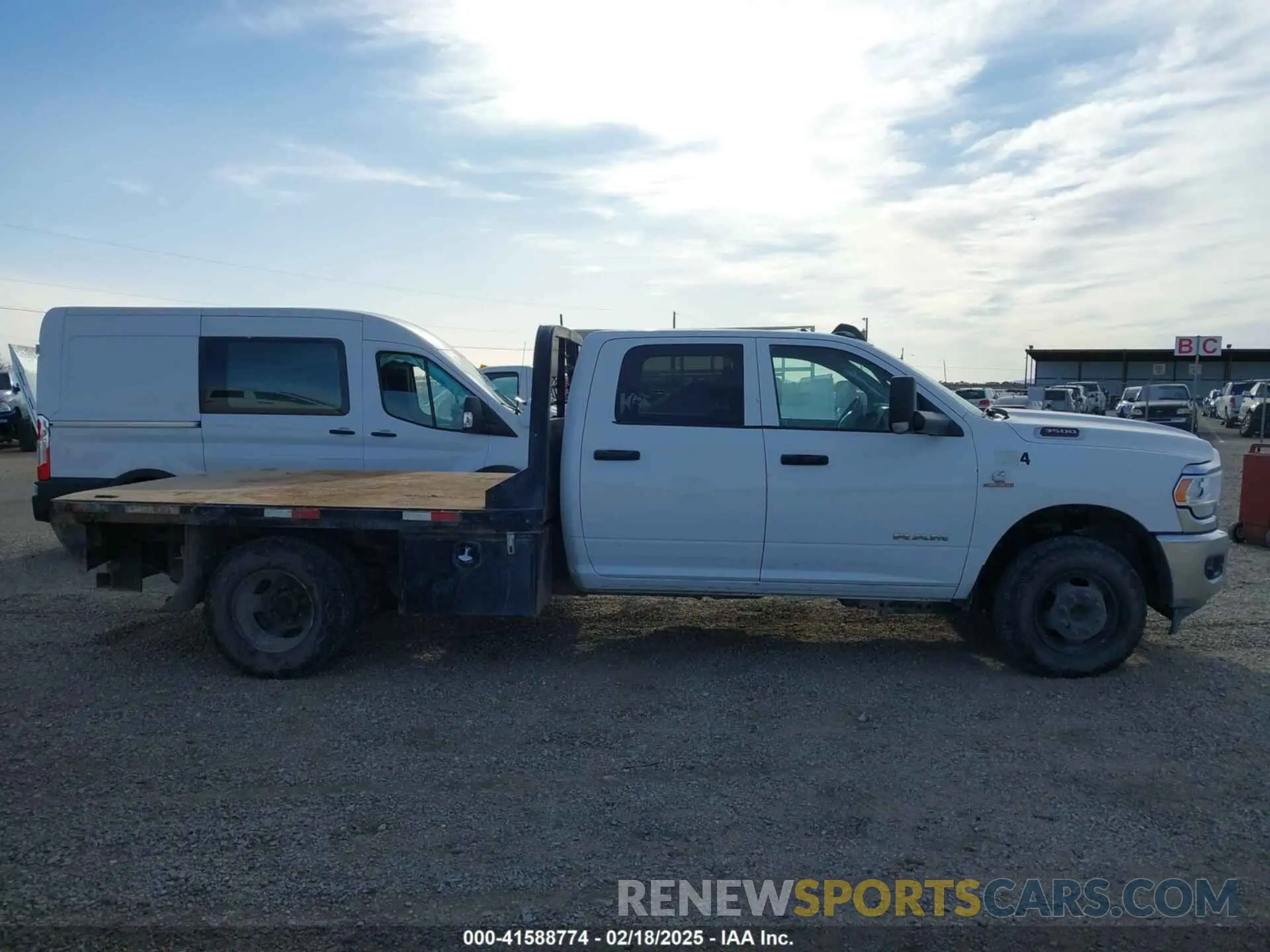 12 fotografías del automóvil dañado 3C7WRTCL3KG543481 RAM 3500 CHASSIS 2019