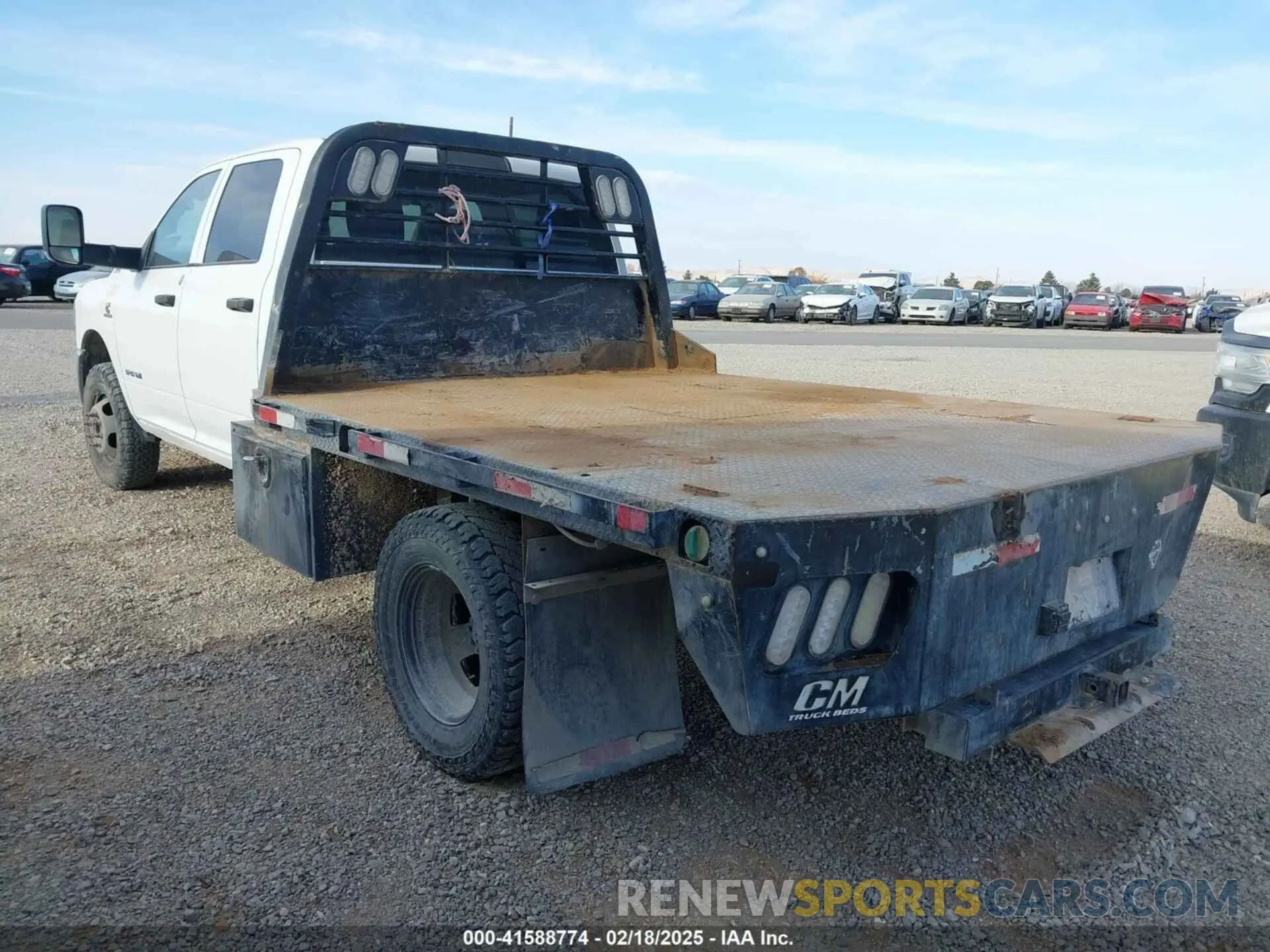 3 fotografías del automóvil dañado 3C7WRTCL3KG543481 RAM 3500 CHASSIS 2019