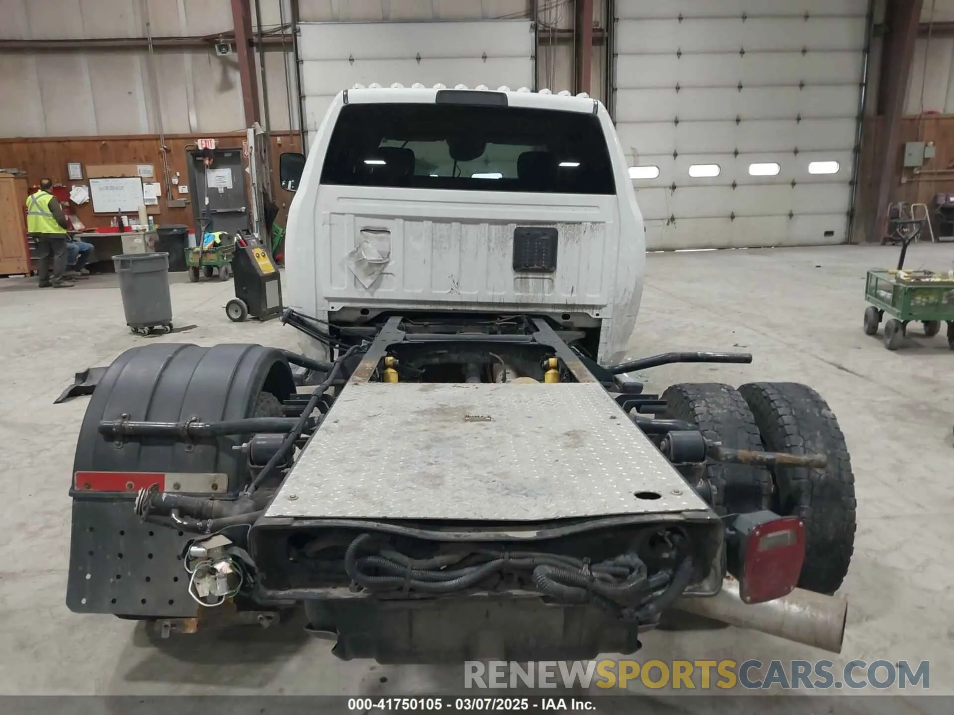 14 fotografías del automóvil dañado 3C7WRTCLXKG642699 RAM 3500 CHASSIS 2019