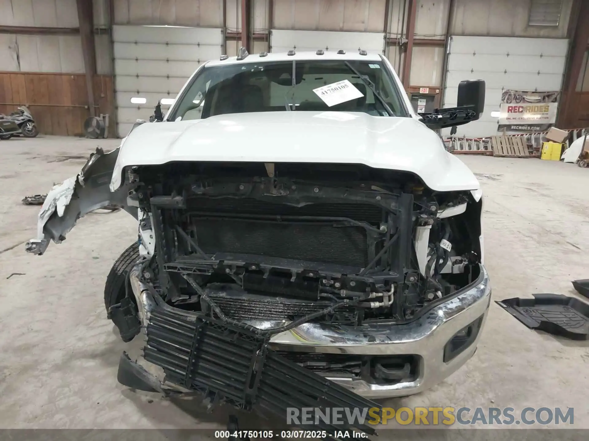 6 fotografías del automóvil dañado 3C7WRTCLXKG642699 RAM 3500 CHASSIS 2019
