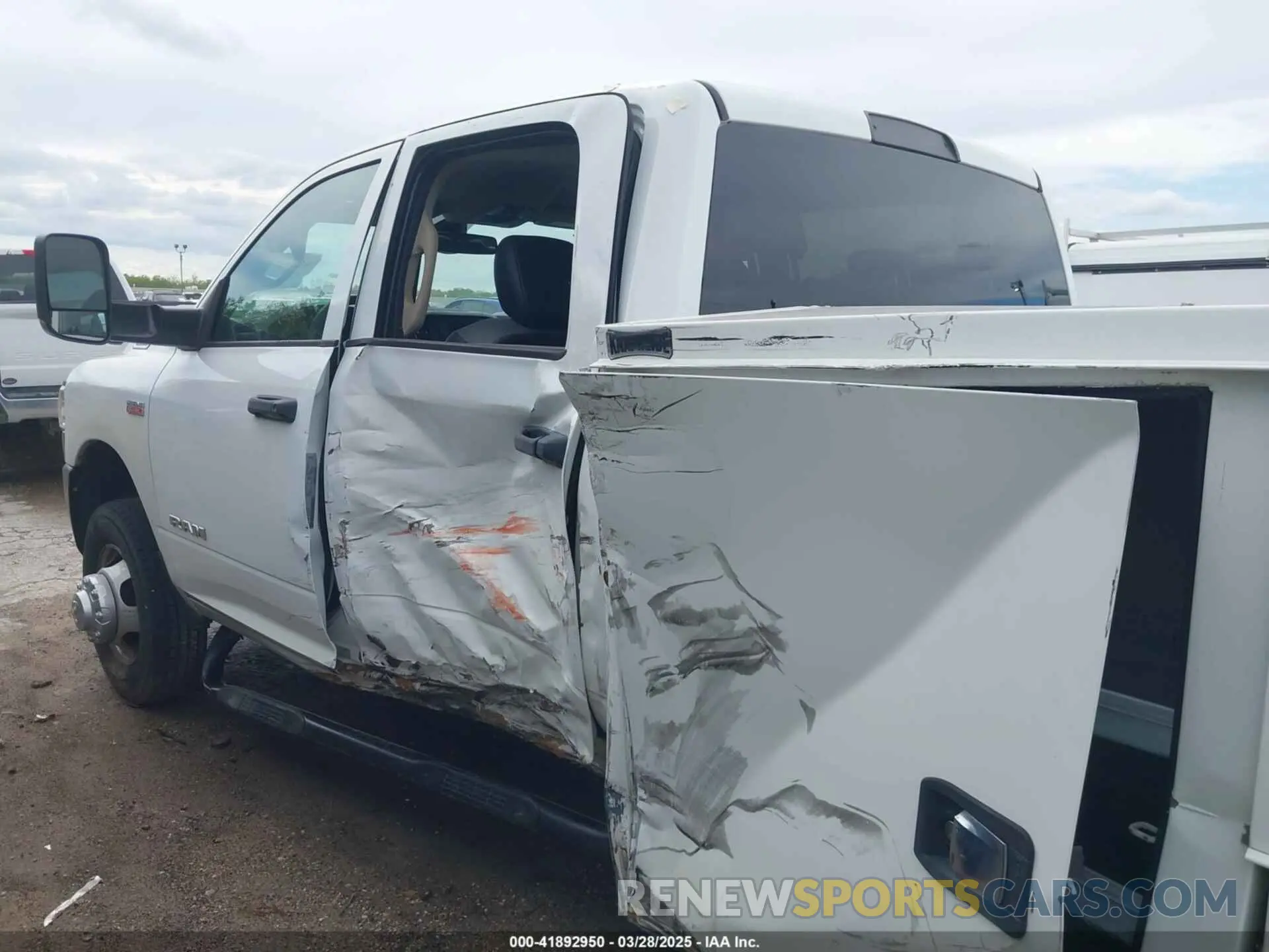 11 fotografías del automóvil dañado 3C7WRSCJ6LG225610 RAM 3500 CHASSIS 2020