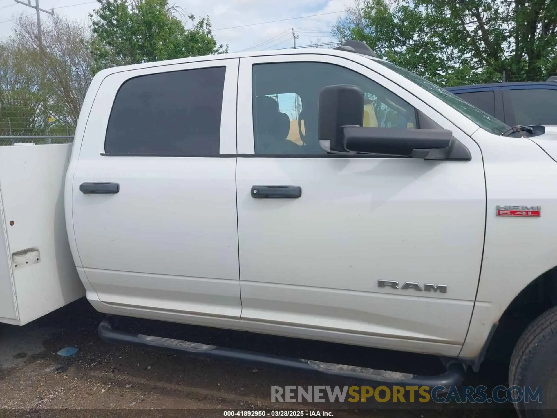13 fotografías del automóvil dañado 3C7WRSCJ6LG225610 RAM 3500 CHASSIS 2020