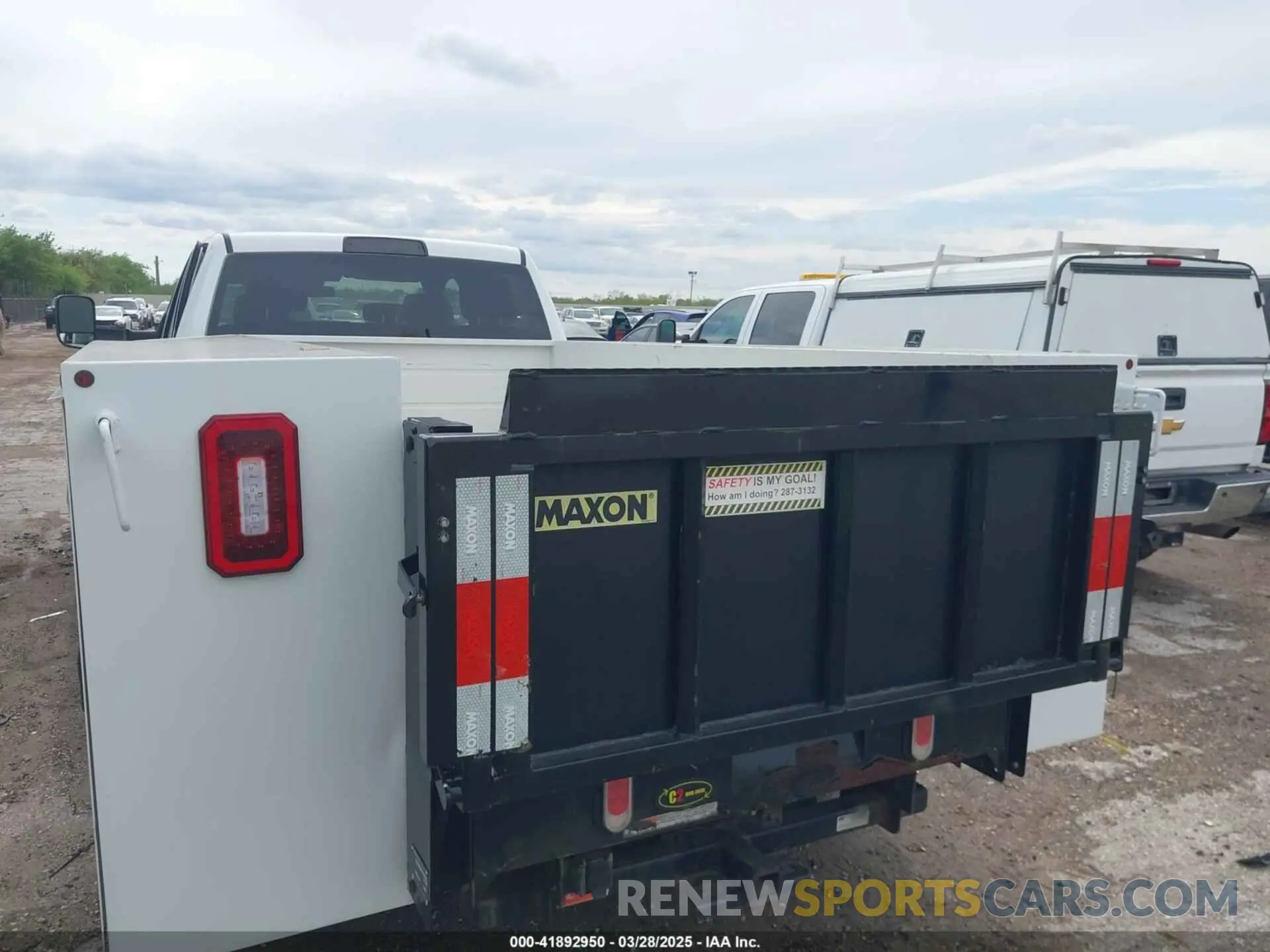 15 fotografías del automóvil dañado 3C7WRSCJ6LG225610 RAM 3500 CHASSIS 2020