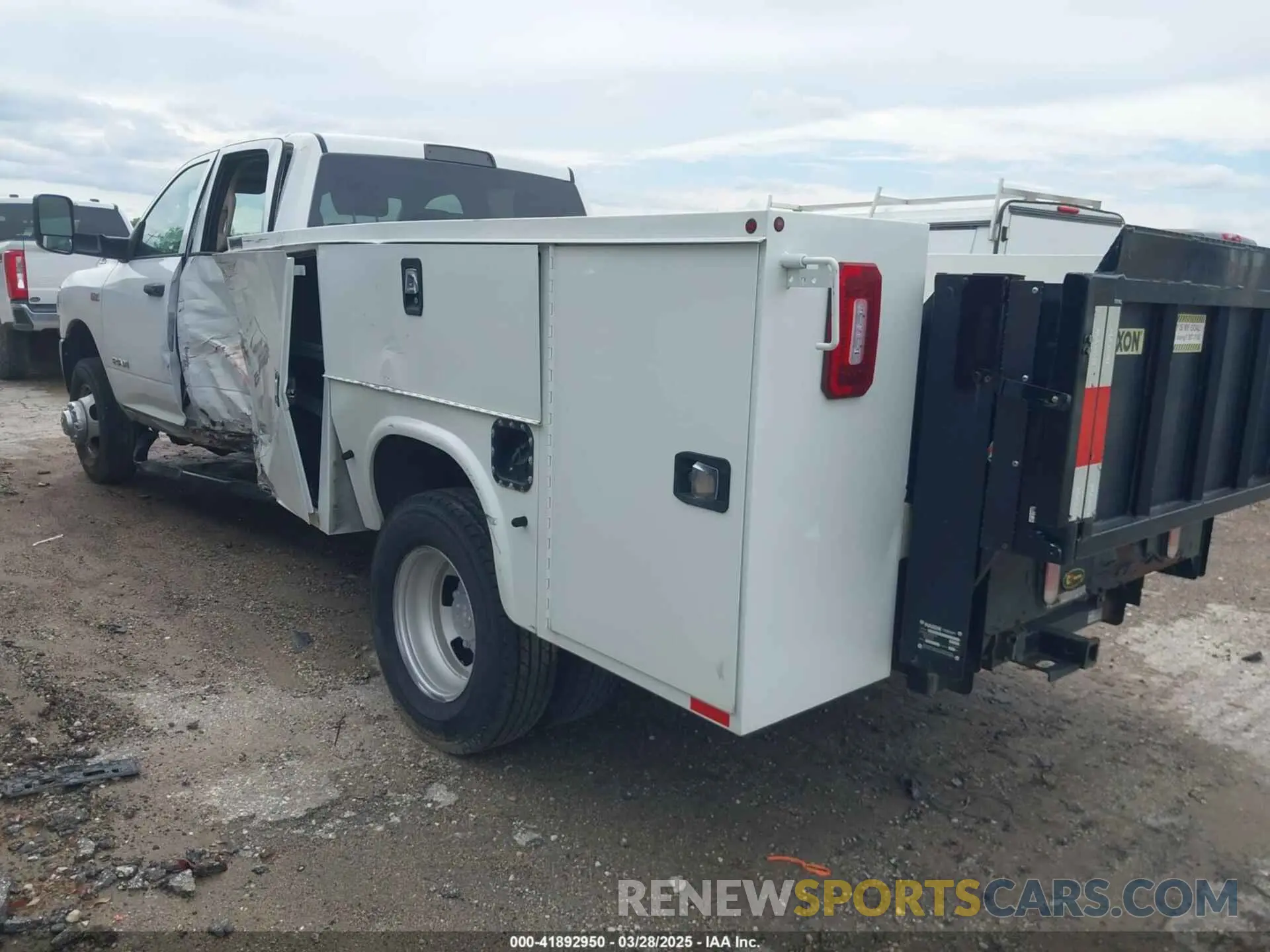3 fotografías del automóvil dañado 3C7WRSCJ6LG225610 RAM 3500 CHASSIS 2020