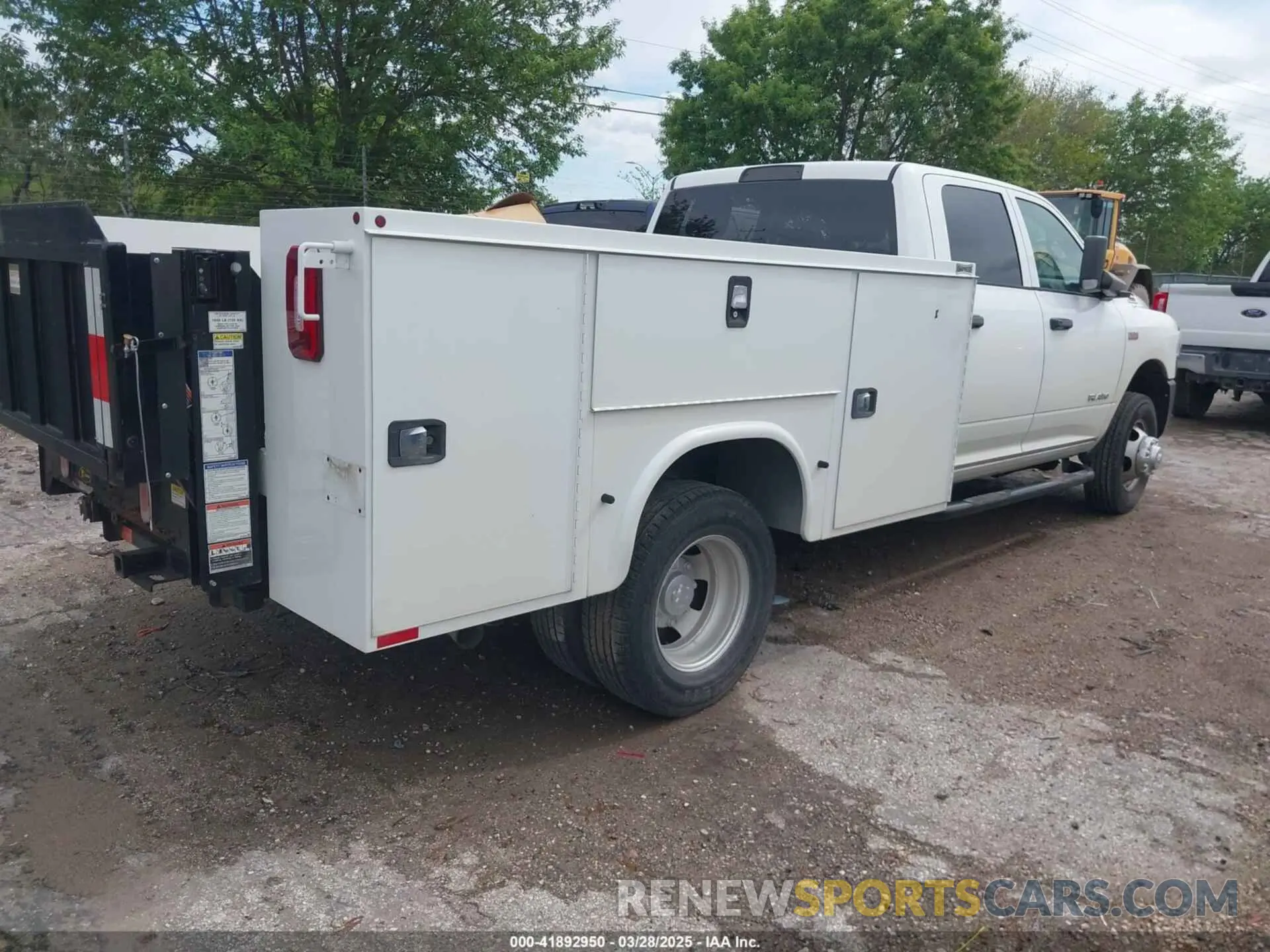 4 fotografías del automóvil dañado 3C7WRSCJ6LG225610 RAM 3500 CHASSIS 2020