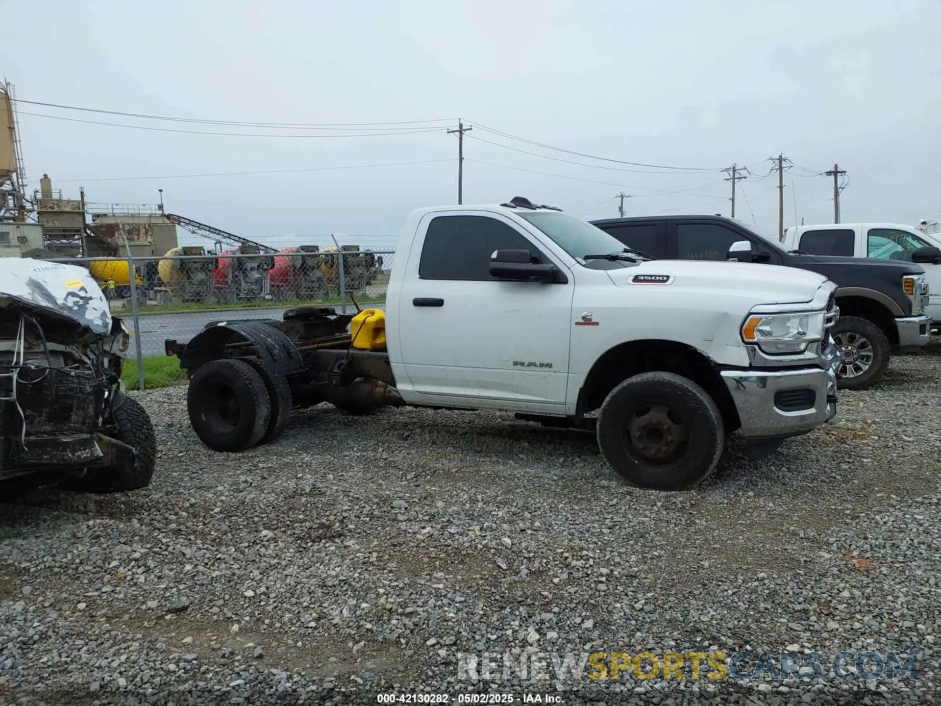 15 fotografías del automóvil dañado 3C7WRTAL2LG225758 RAM 3500 CHASSIS 2020