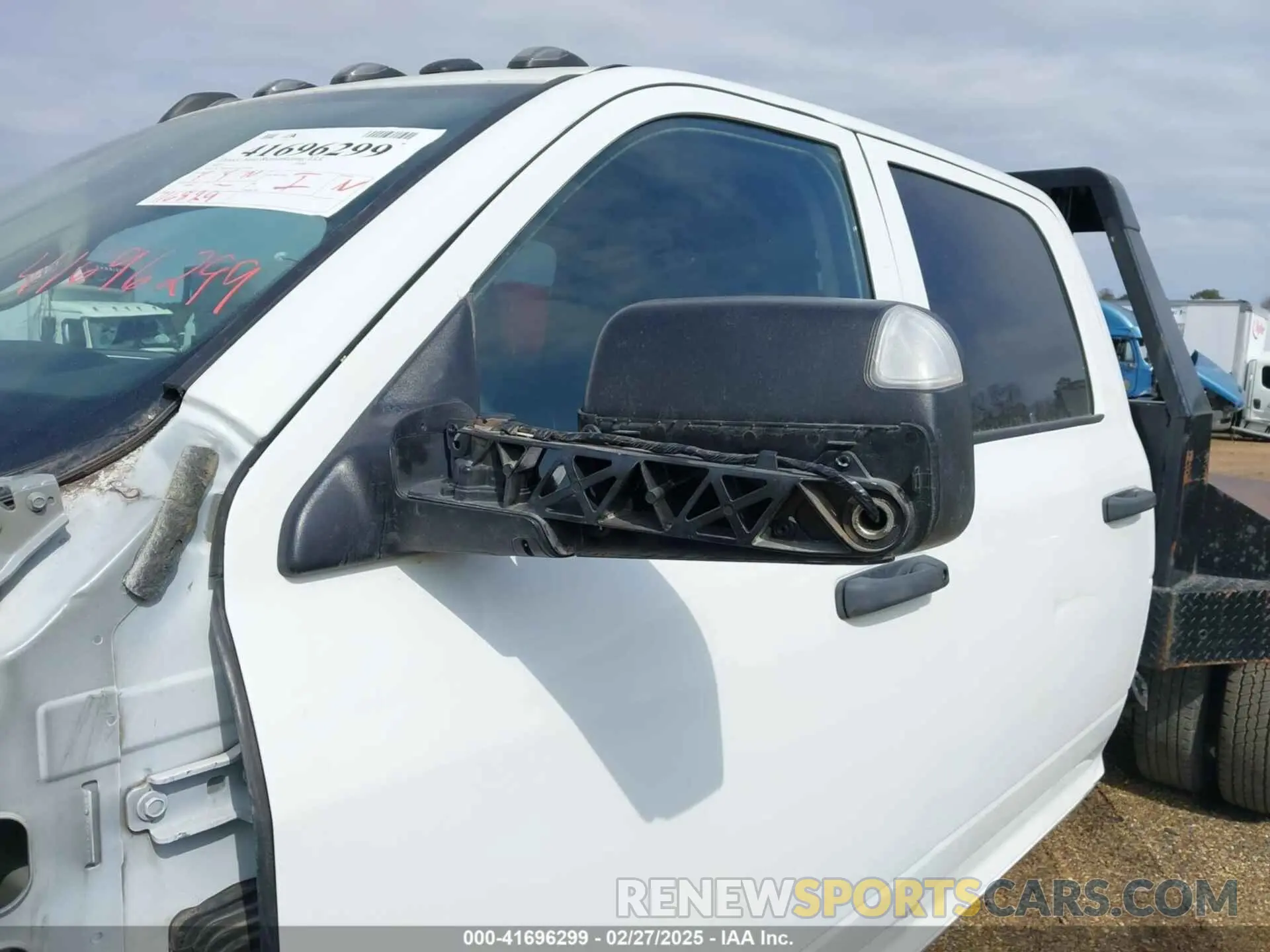 20 fotografías del automóvil dañado 3C7WRTCL1LG225649 RAM 3500 CHASSIS 2020