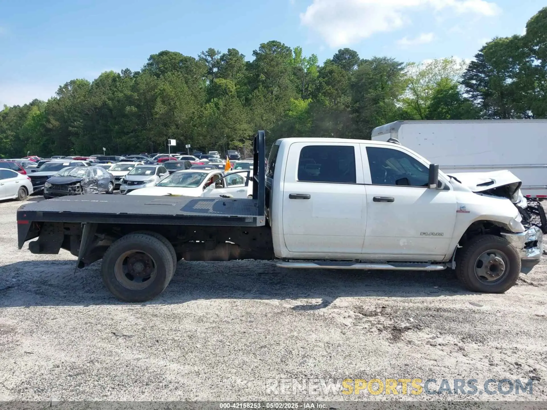 13 fotografías del automóvil dañado 3C7WRTCL4LG199810 RAM 3500 CHASSIS 2020