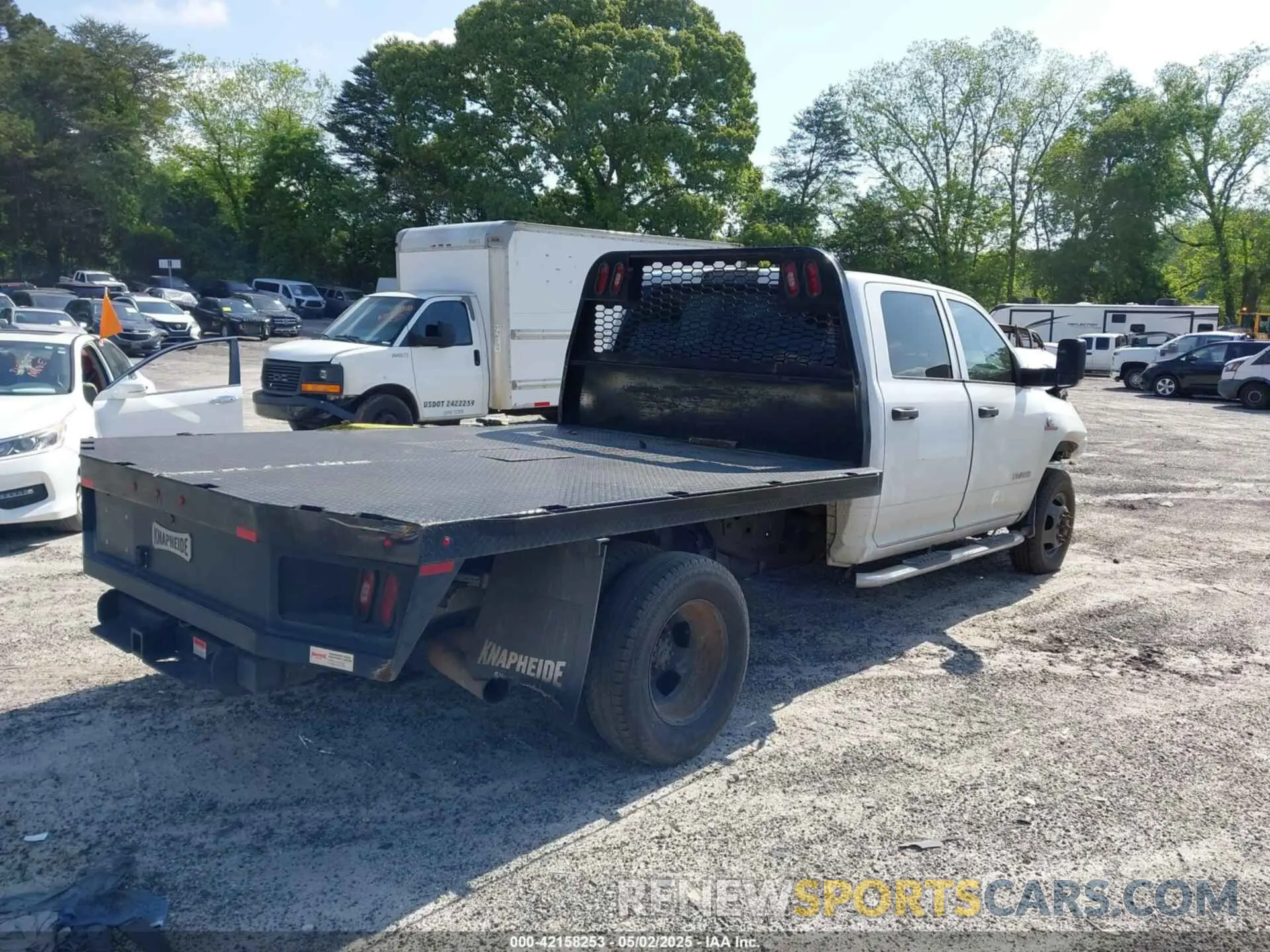 4 fotografías del automóvil dañado 3C7WRTCL4LG199810 RAM 3500 CHASSIS 2020