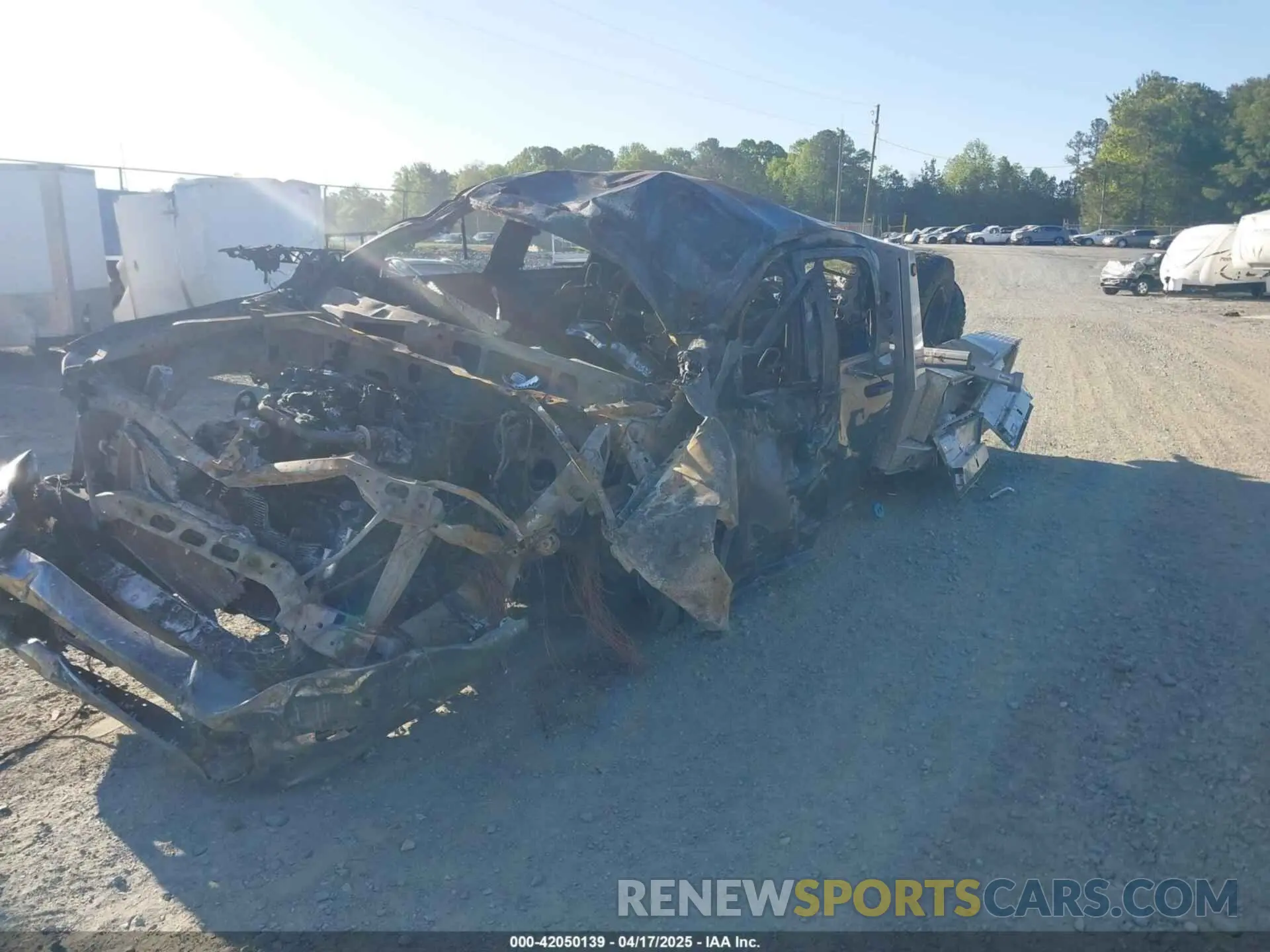 2 fotografías del automóvil dañado 3C7WRTCL5LG307044 RAM 3500 CHASSIS 2020