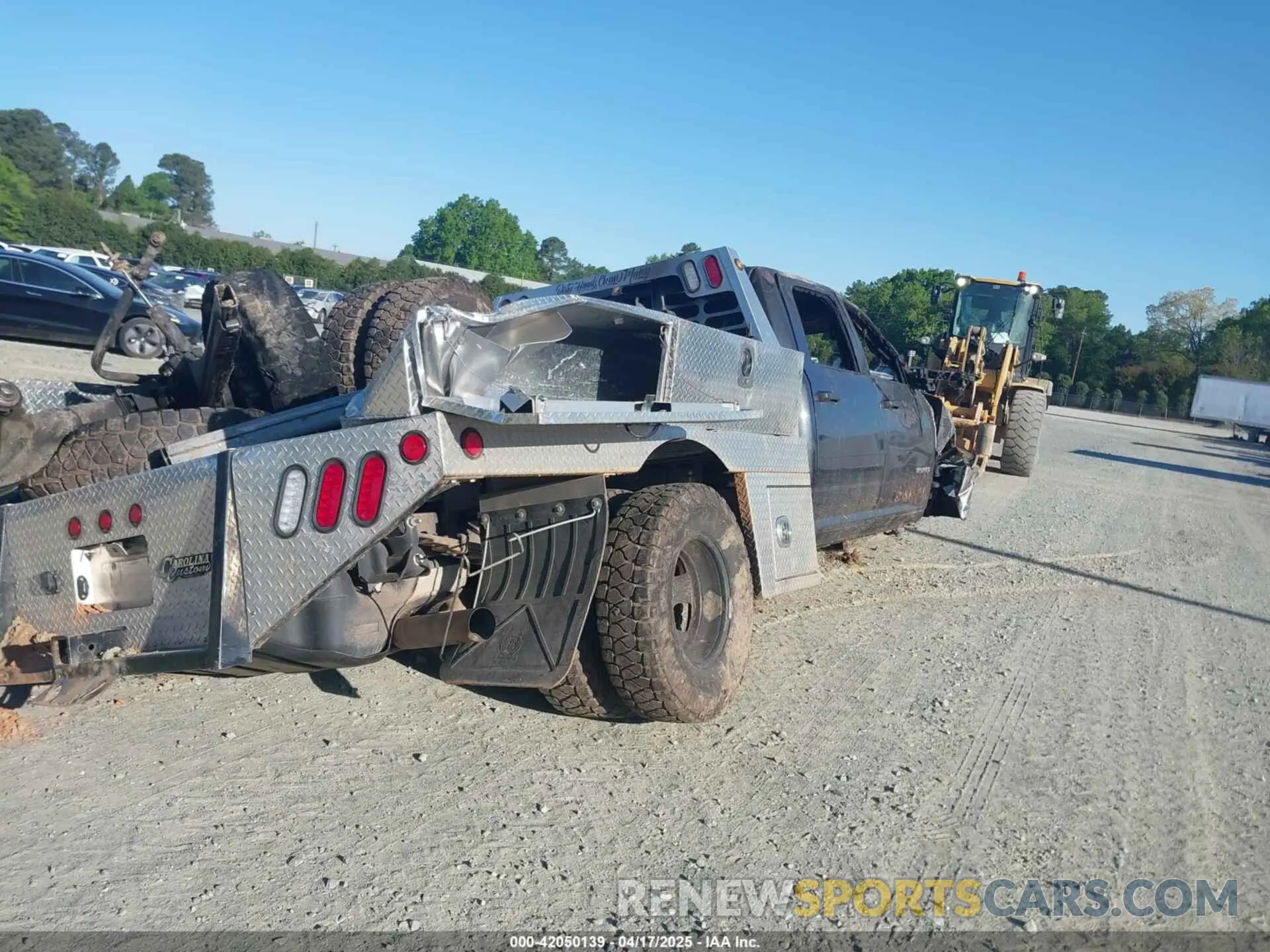 4 fotografías del automóvil dañado 3C7WRTCL5LG307044 RAM 3500 CHASSIS 2020