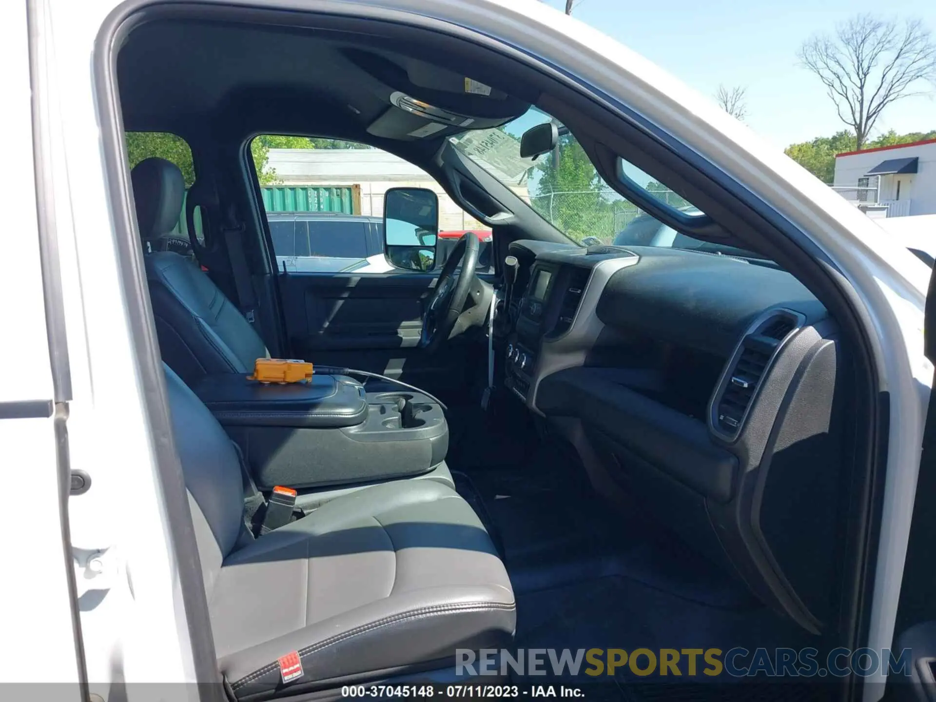 5 fotografías del automóvil dañado 3C7WRTCJXMG646205 RAM 3500 CHASSIS 2021