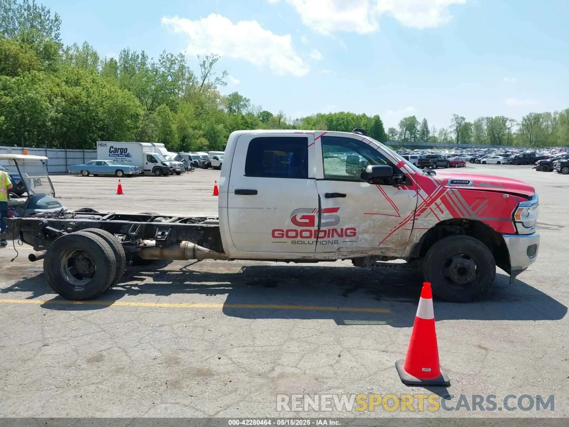 13 fotografías del automóvil dañado 3C7WRTCL8MG644549 RAM 3500 CHASSIS 2021