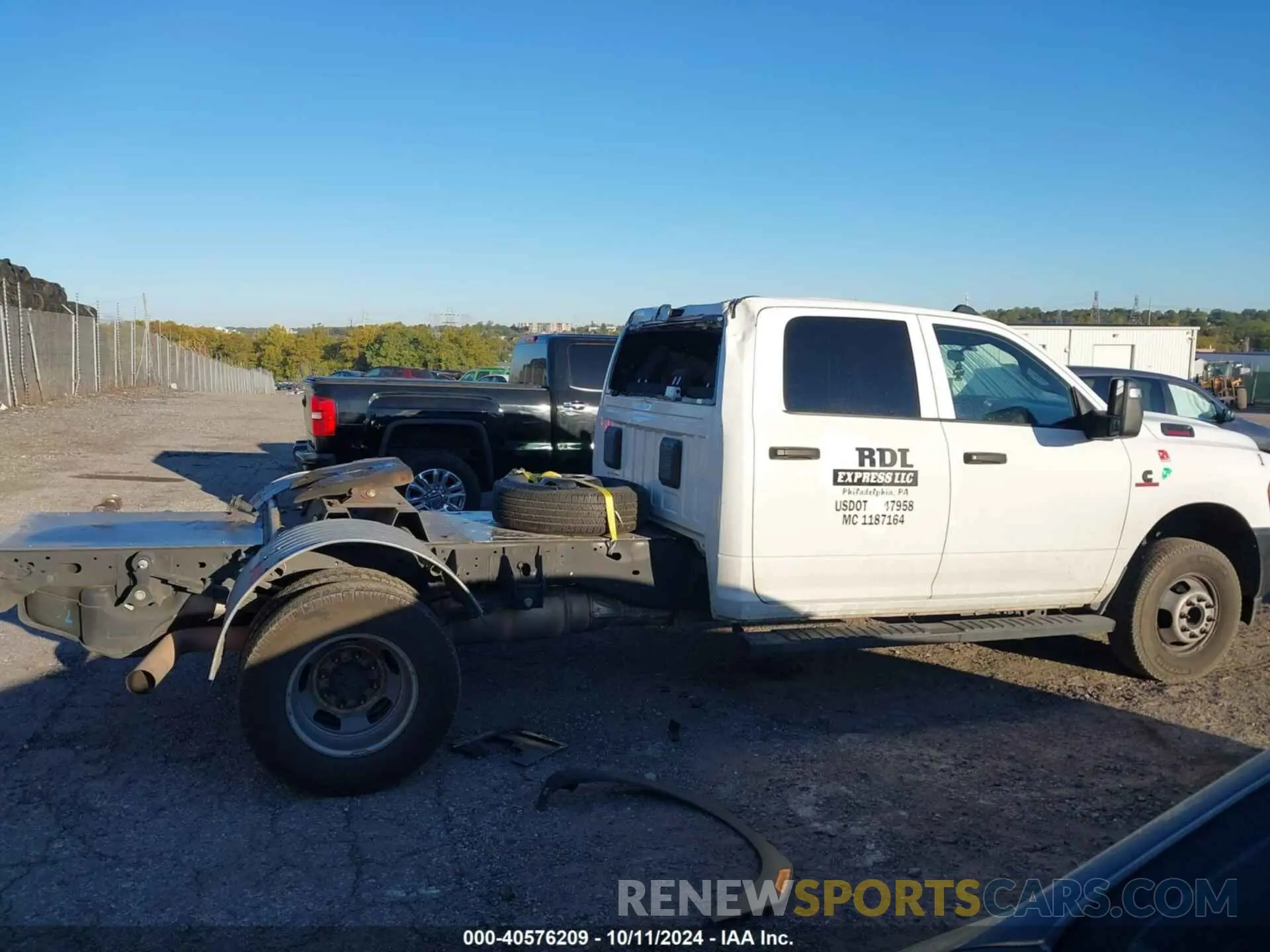 13 fotografías del automóvil dañado 3C7WRSCL1PG510626 RAM 3500 CHASSIS 2023