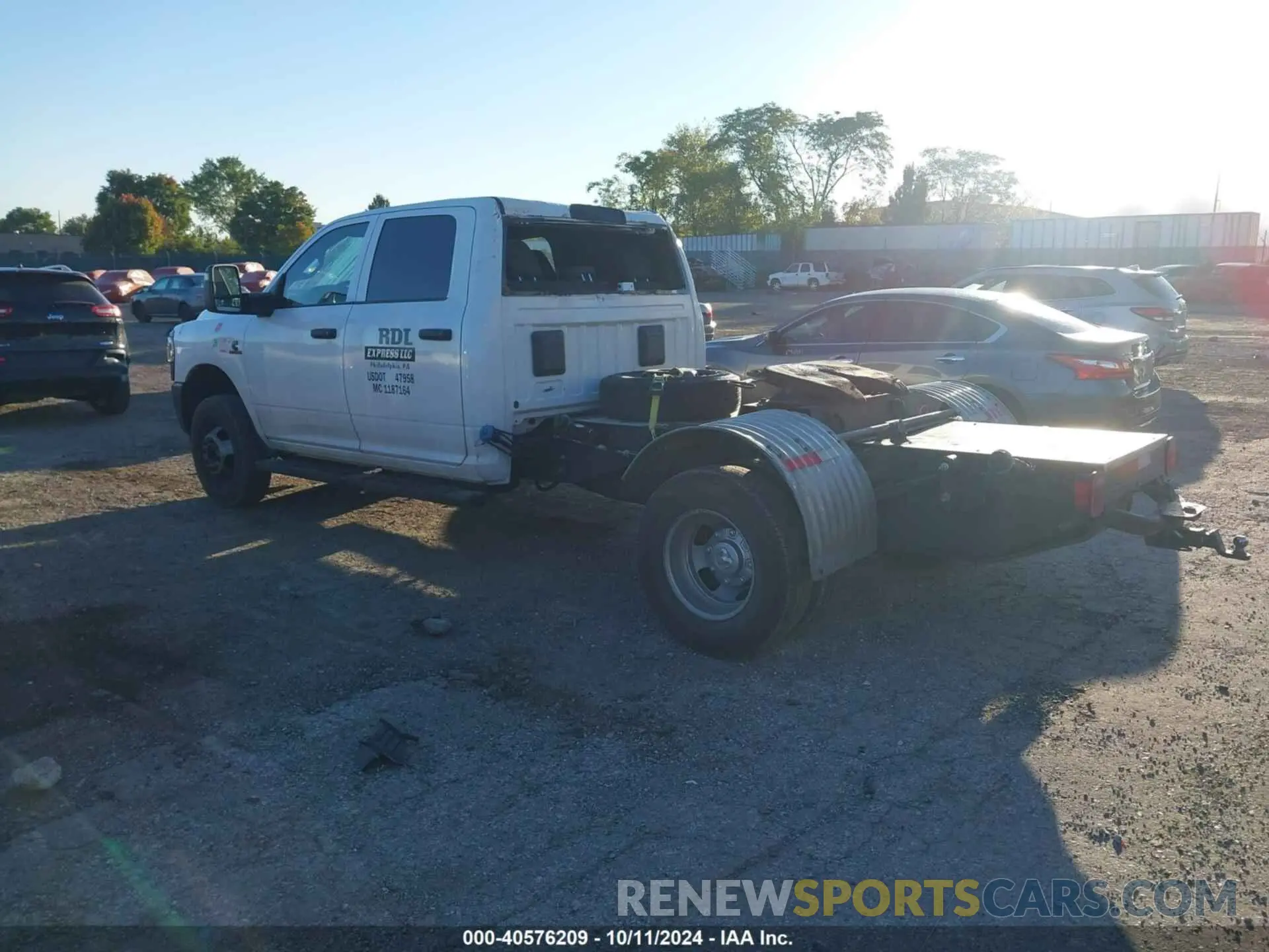 3 fotografías del automóvil dañado 3C7WRSCL1PG510626 RAM 3500 CHASSIS 2023