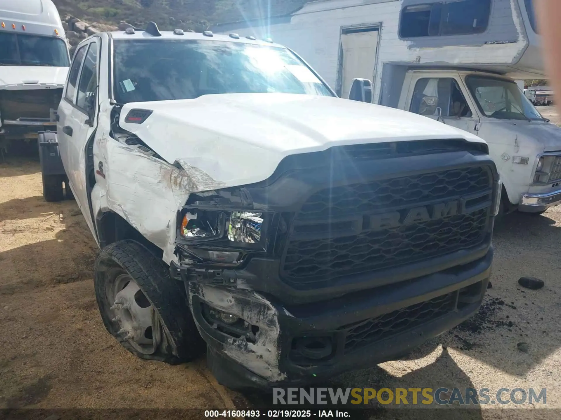 1 fotografías del automóvil dañado 3C7WRTCL3PG650666 RAM 3500 CHASSIS 2023