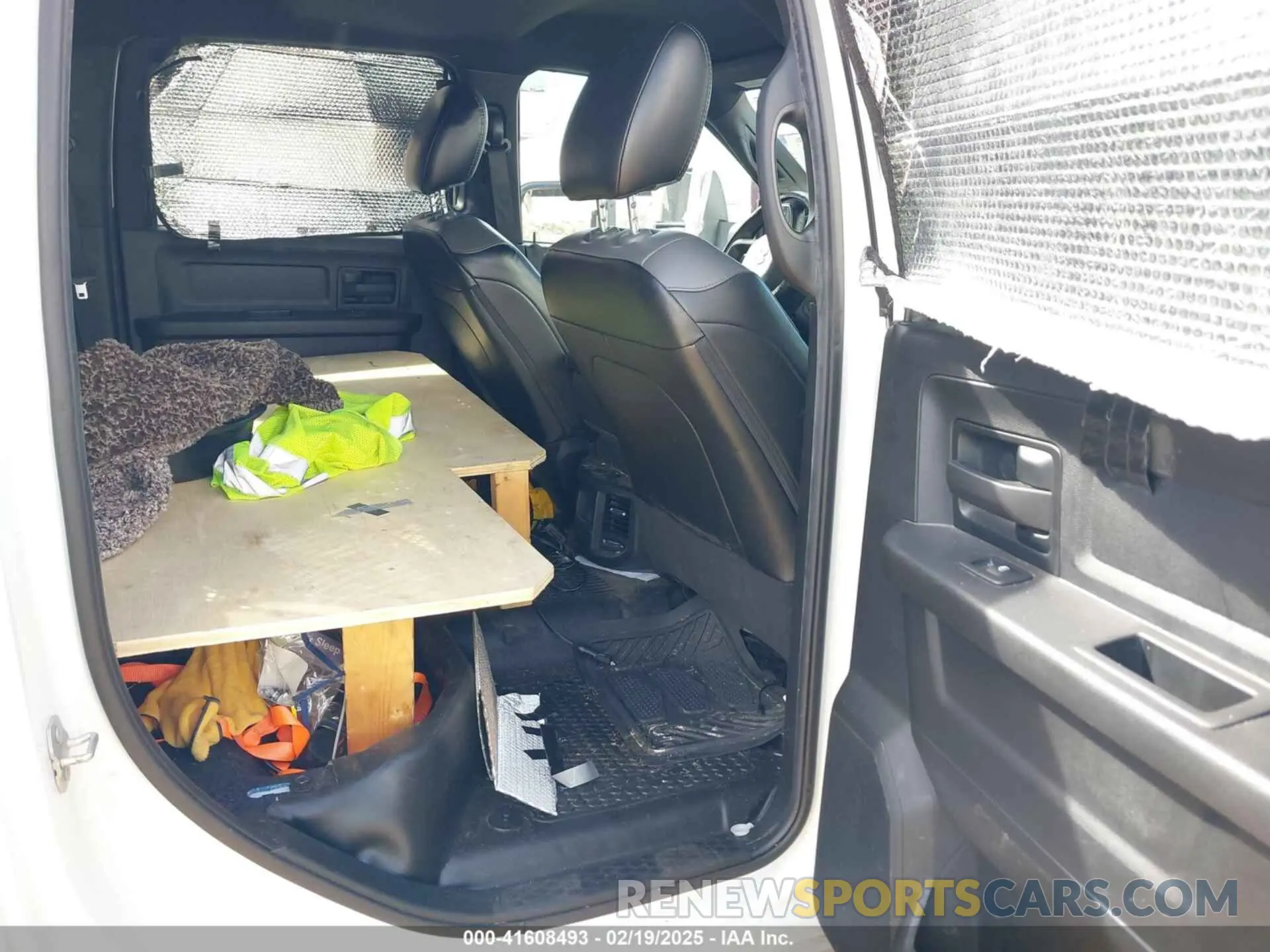 6 fotografías del automóvil dañado 3C7WRTCL3PG650666 RAM 3500 CHASSIS 2023