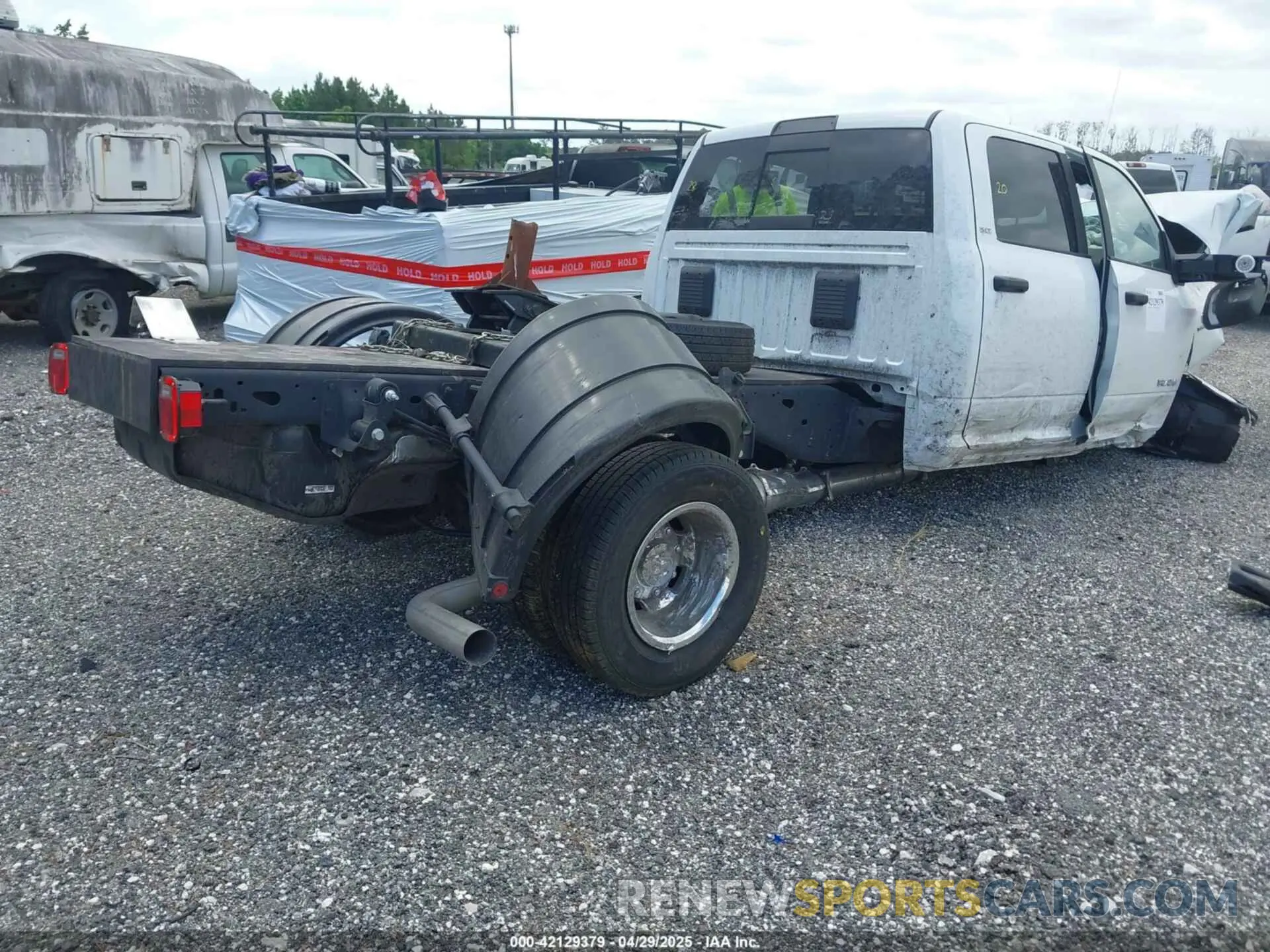 4 fotografías del automóvil dañado 3C7WRTCL3RG258404 RAM 3500 CHASSIS 2024