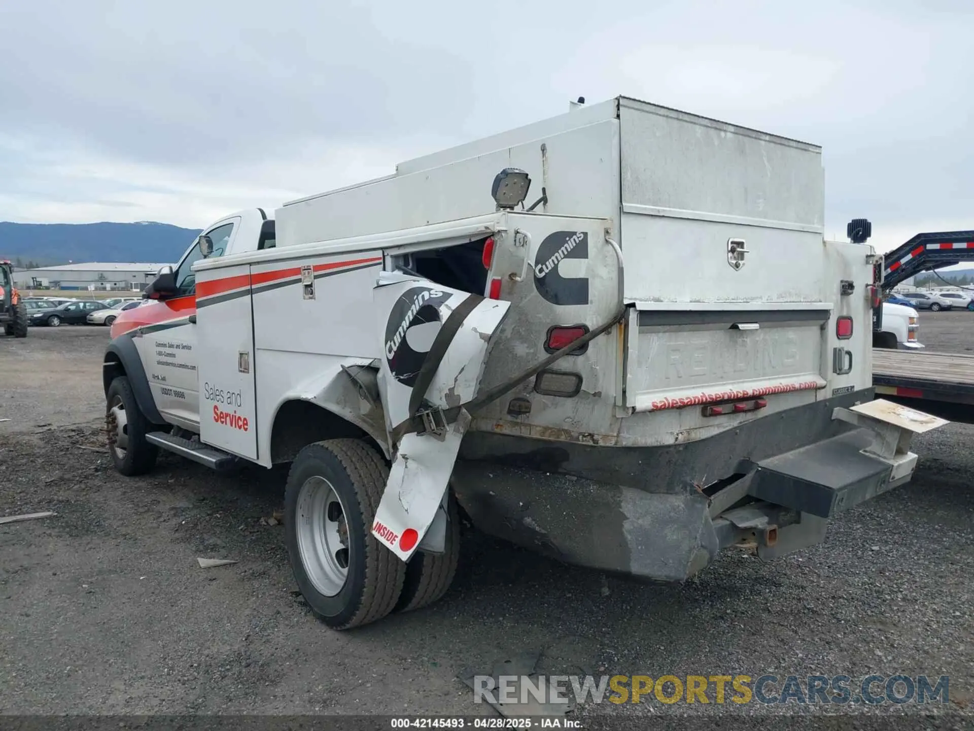 3 fotografías del automóvil dañado 3C7WRLAL0KG522137 RAM 4500 CHASSIS 2019